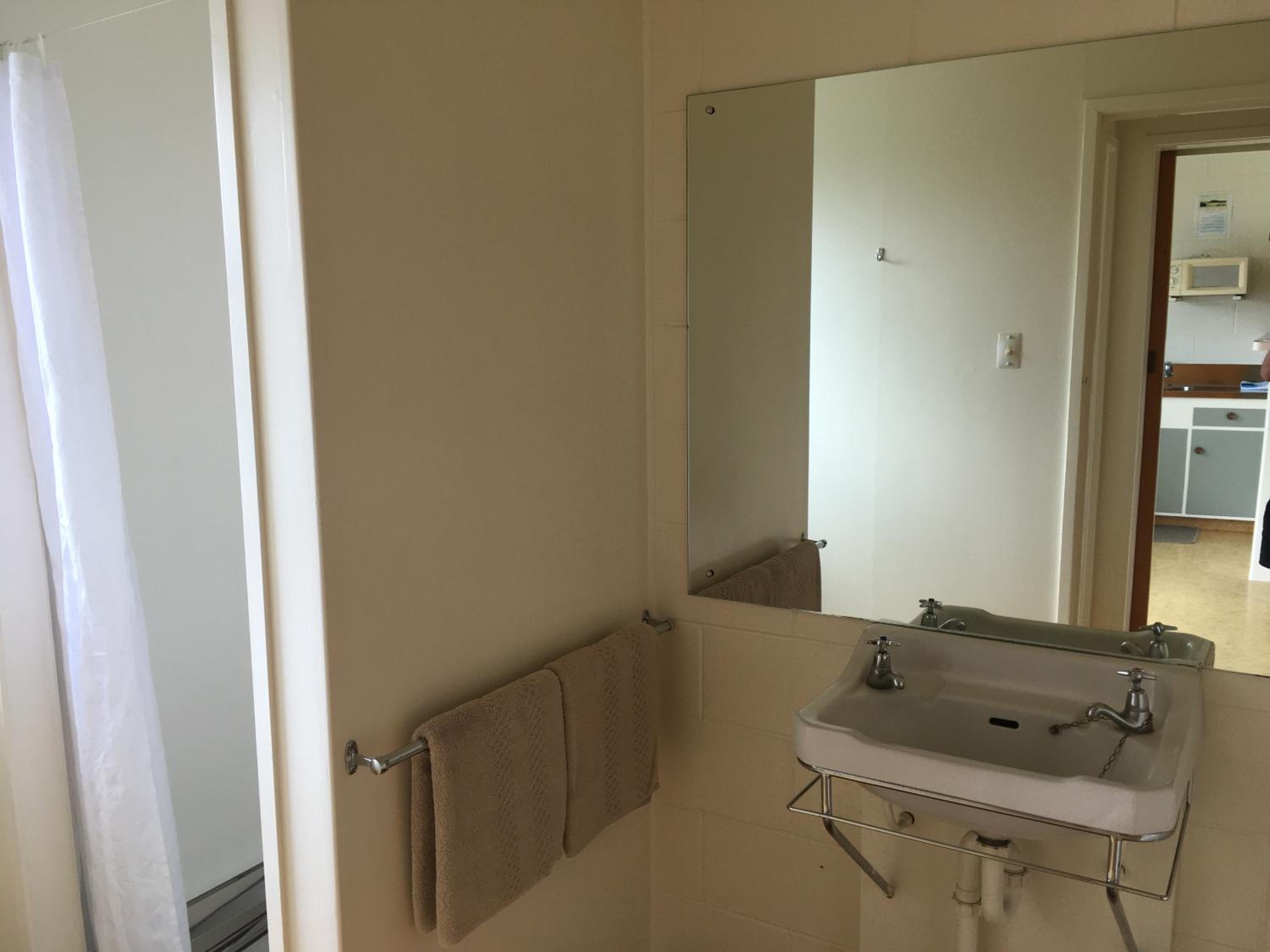 Family Room with Private Bathroom photo 2
