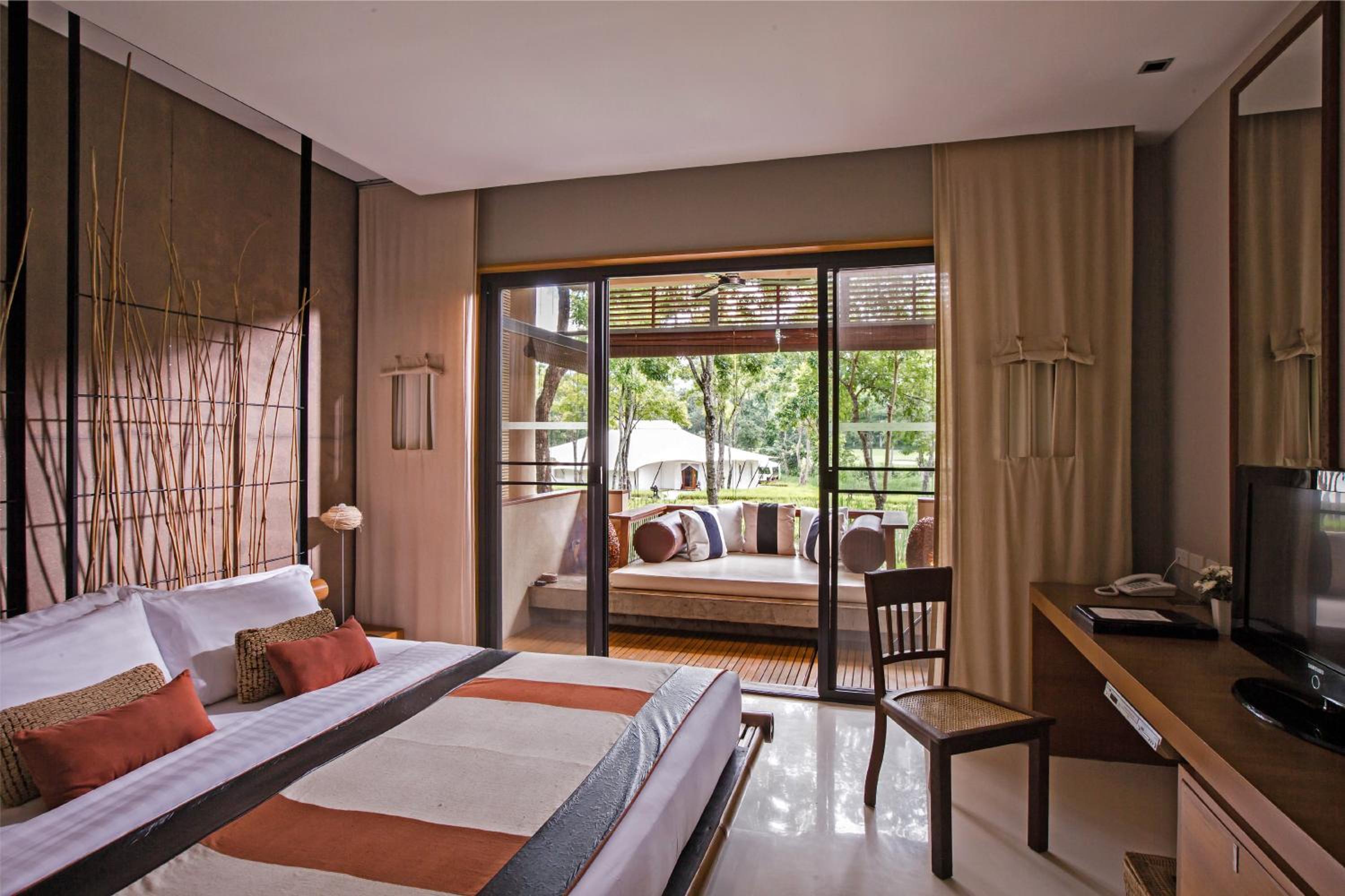 Plantation View  - Photo 1