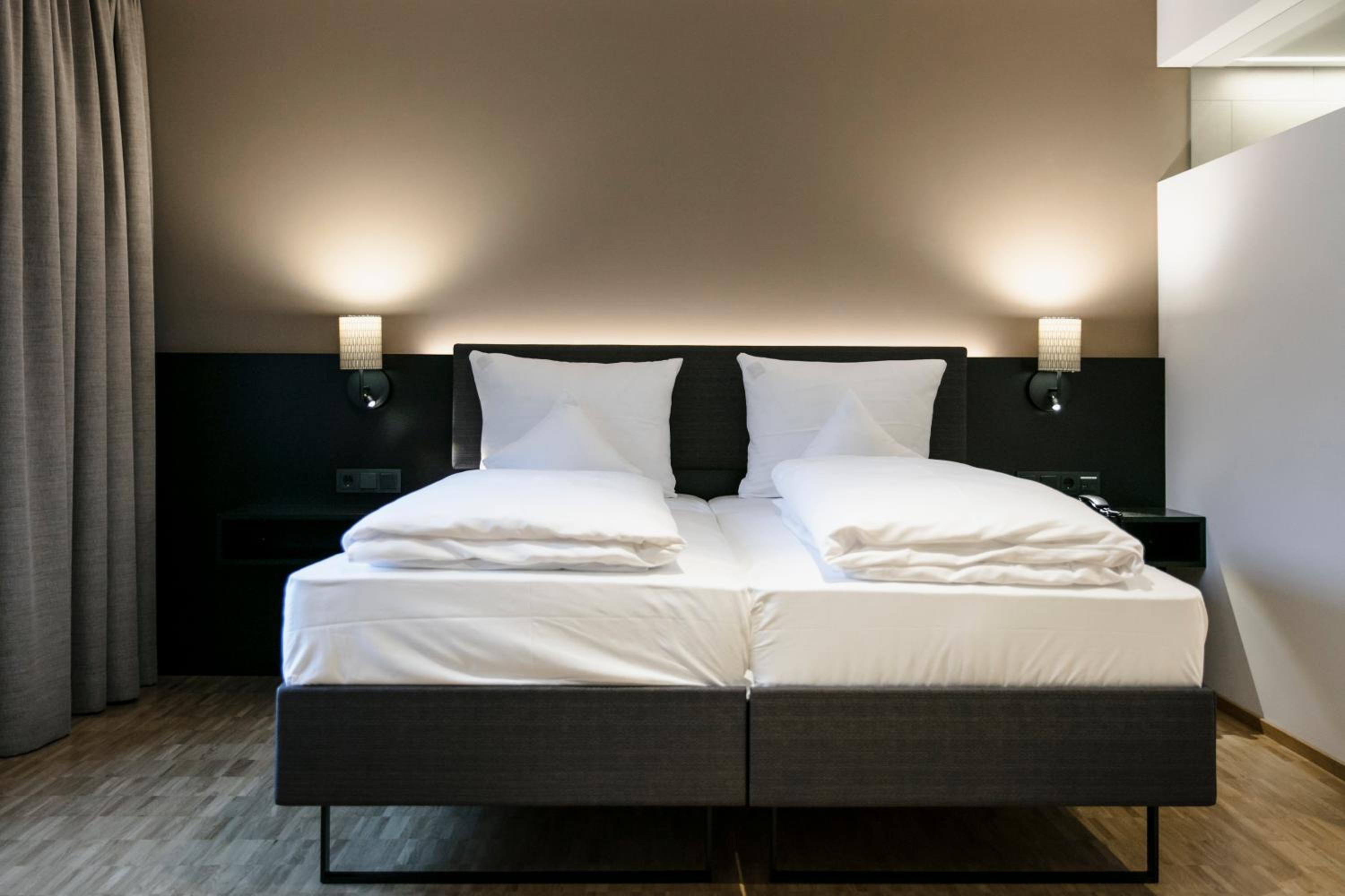 Suite - Photo 3