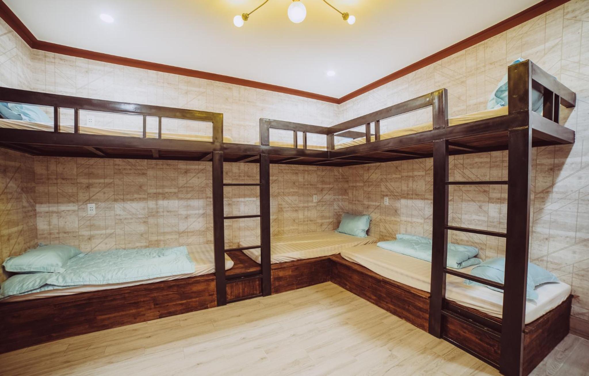 Mixed Dormitory Room photo 1
