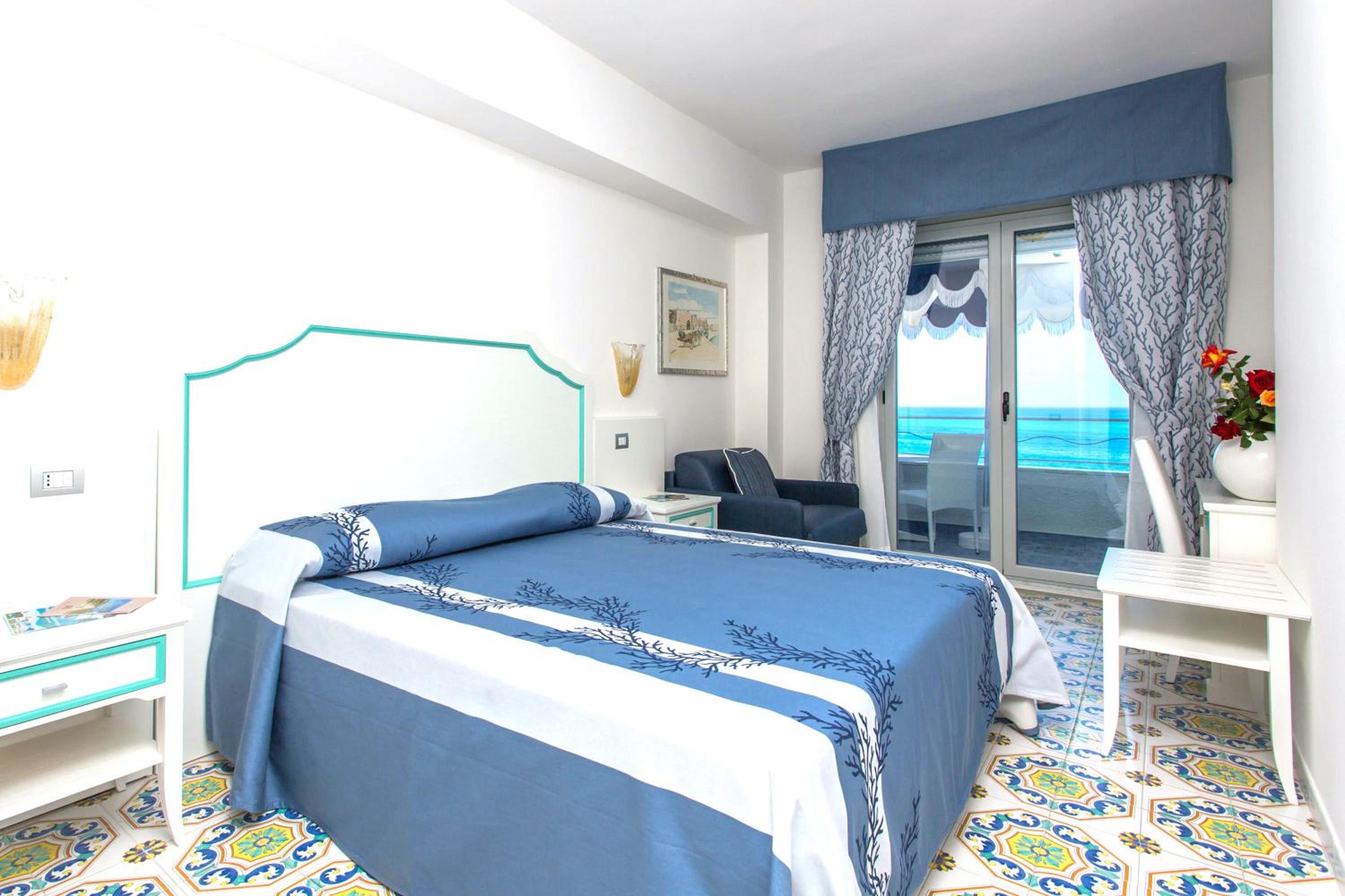 Comfort Double Room with Sea View - Photo 5