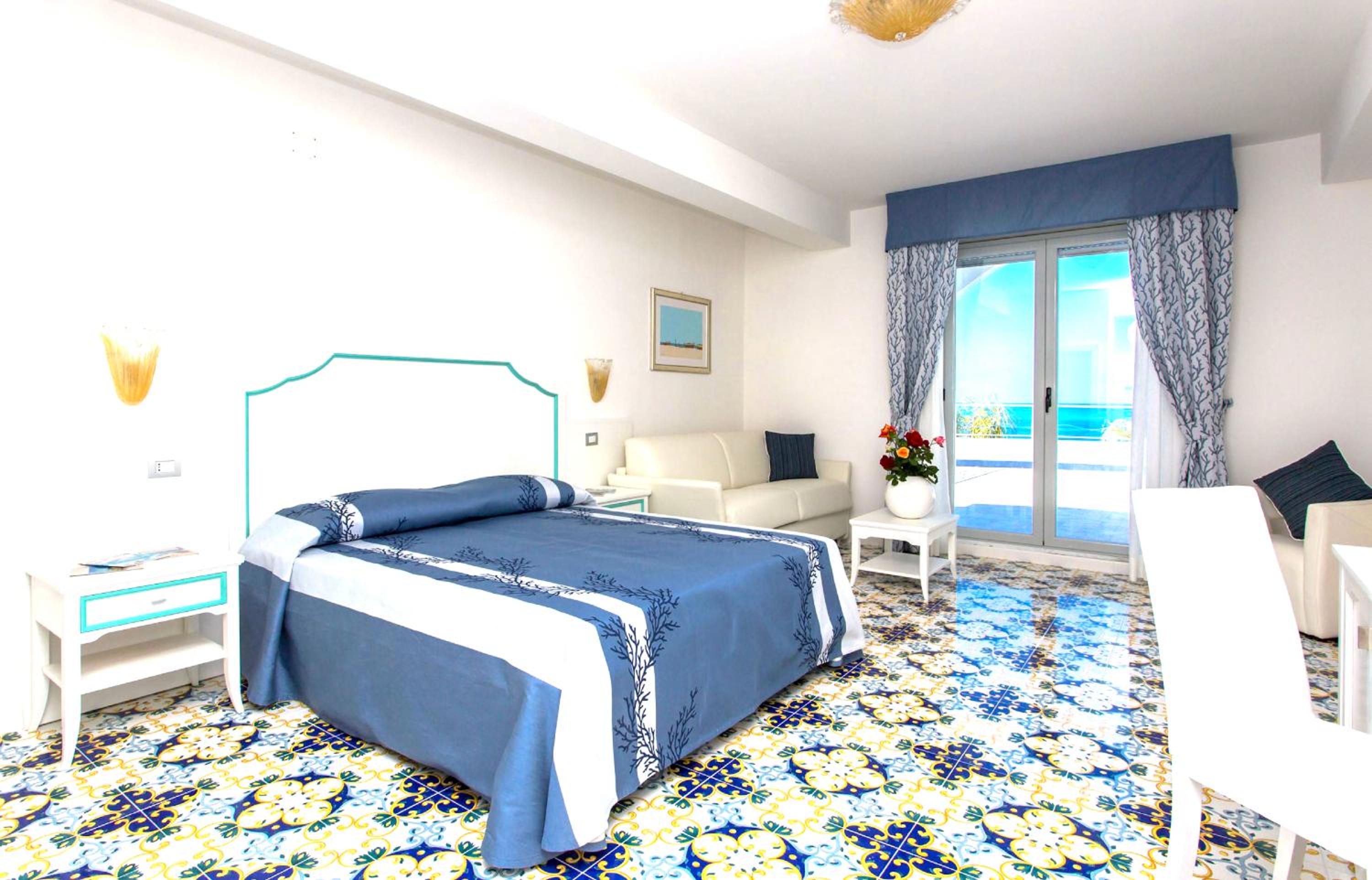 Deluxe Triple Room - Photo 2