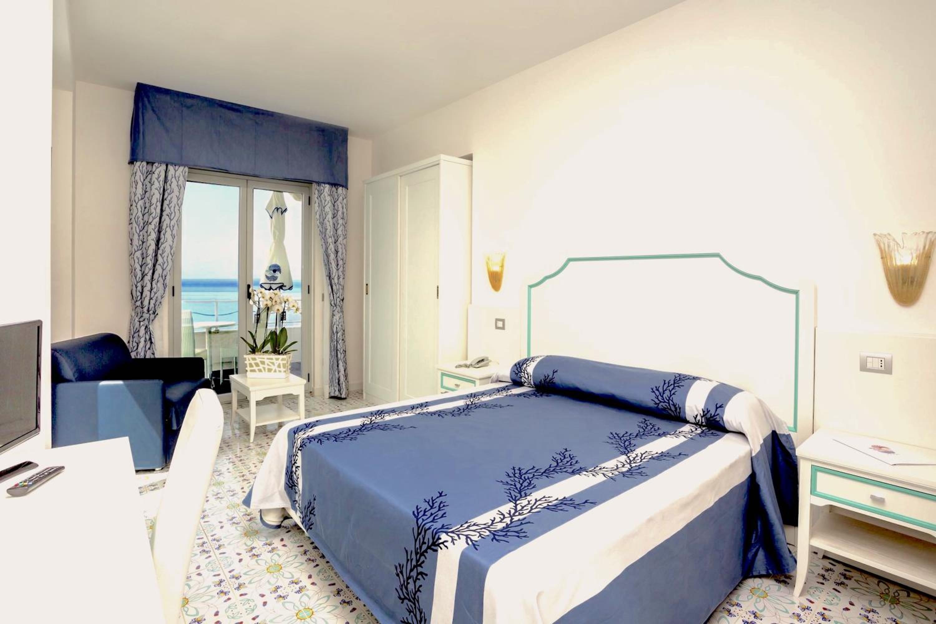 Comfort Double Room with Sea View - Photo 1