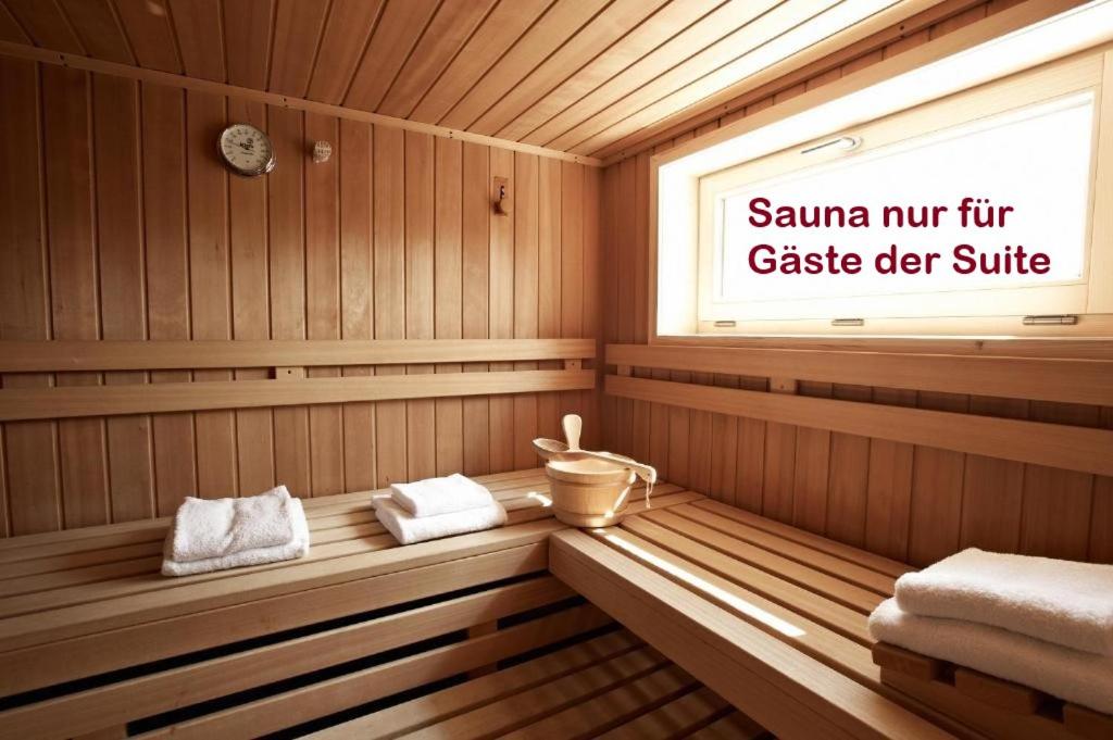 Suite - Photo 3