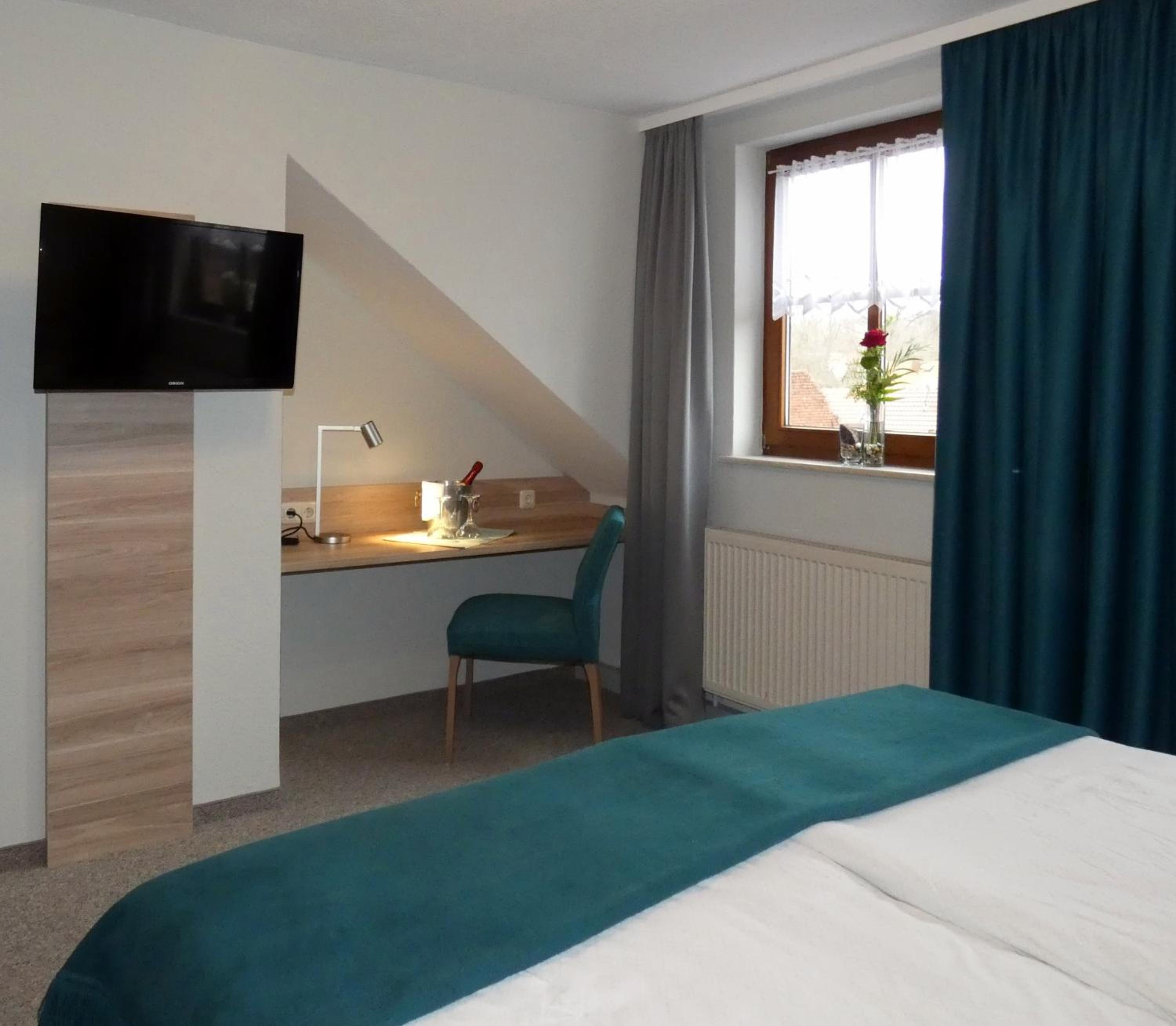 Double Room - Photo 11