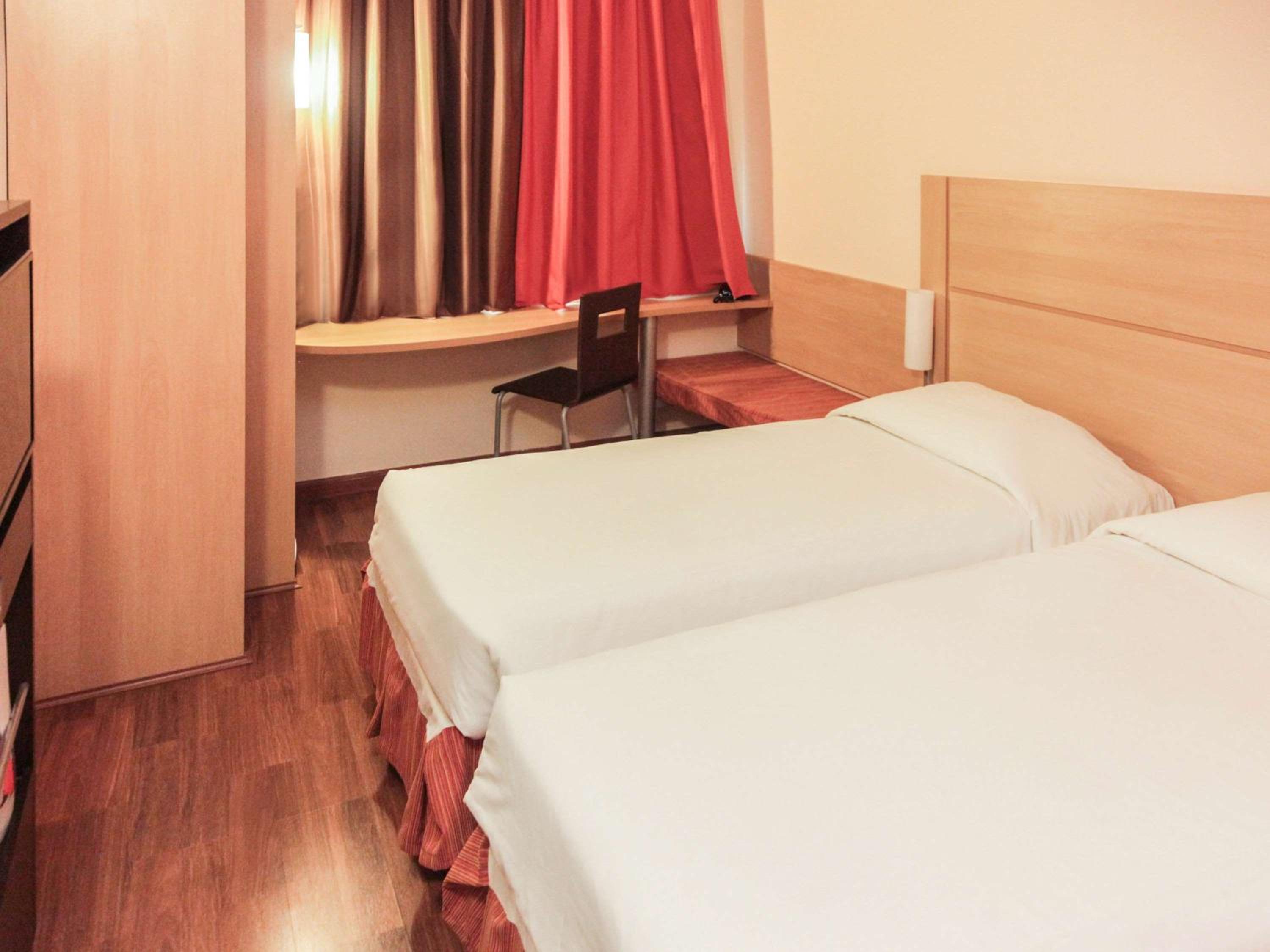 Standard Twin Room photo 1