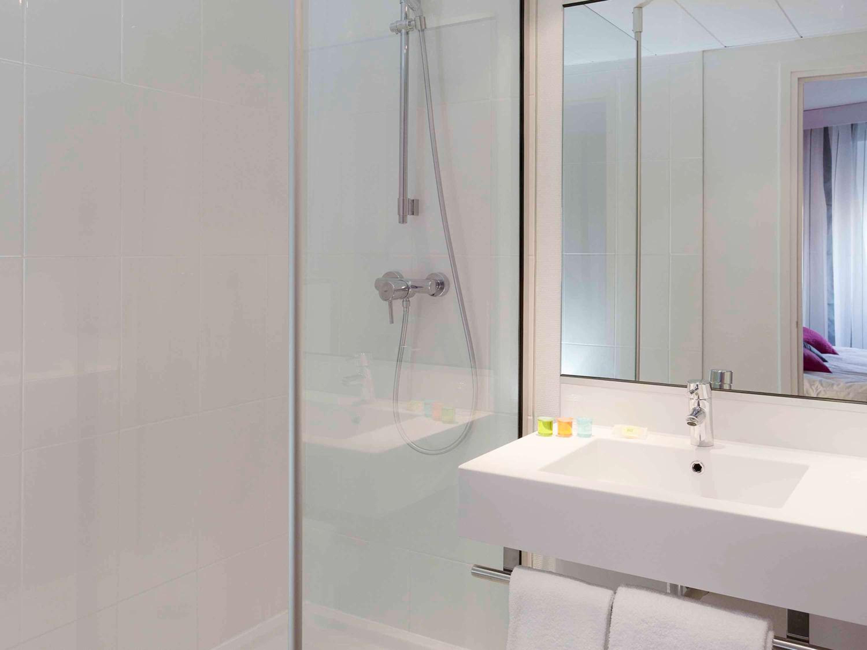 Standard Double Room - Photo 7
