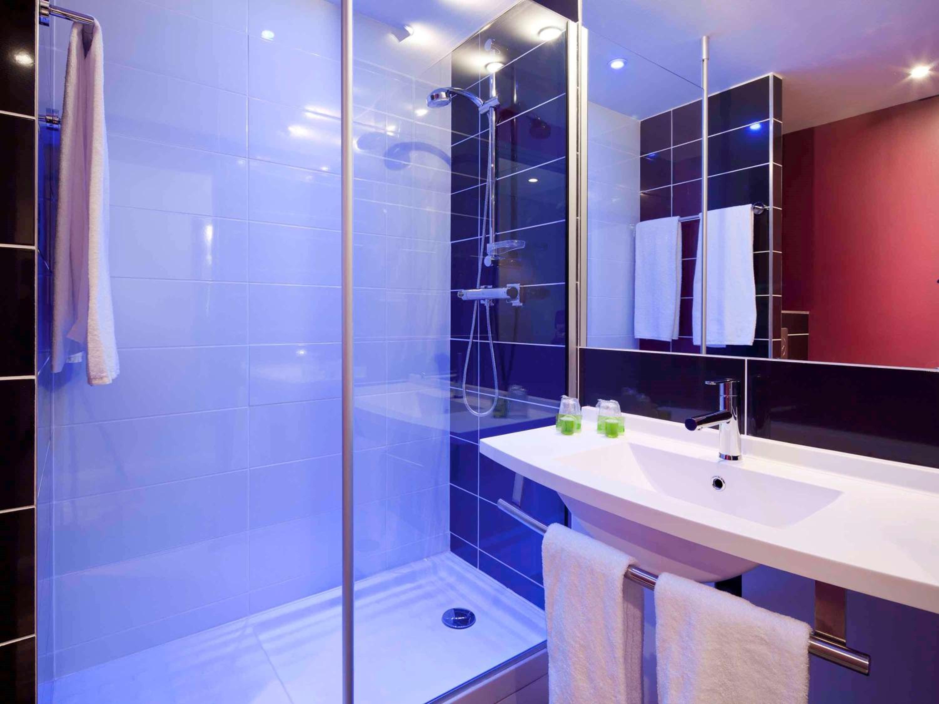 Standard Twin Room - Photo 2
