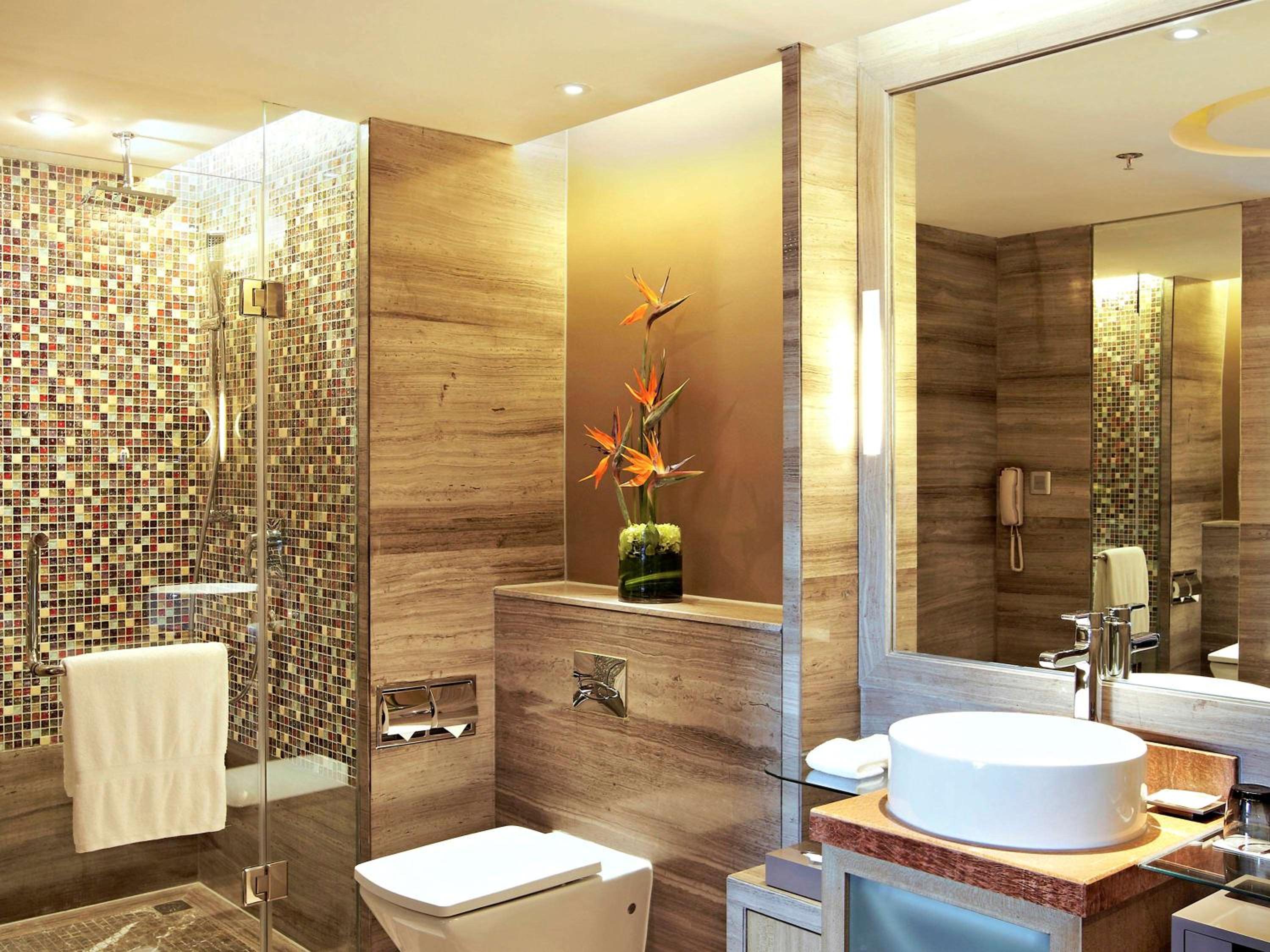 Deluxe King Room with Park View - Photo 6