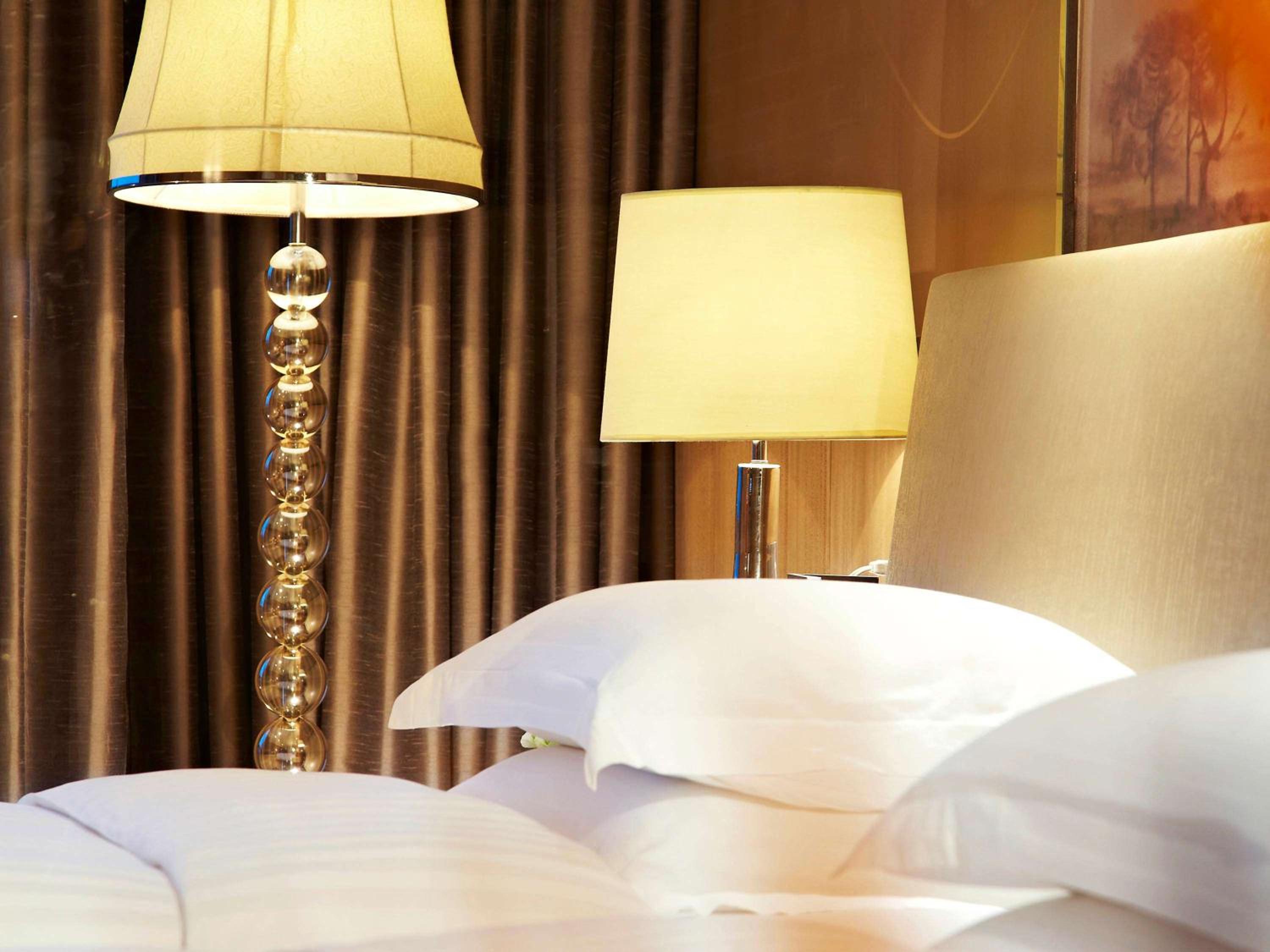 Deluxe King Room with Park View - Photo 5