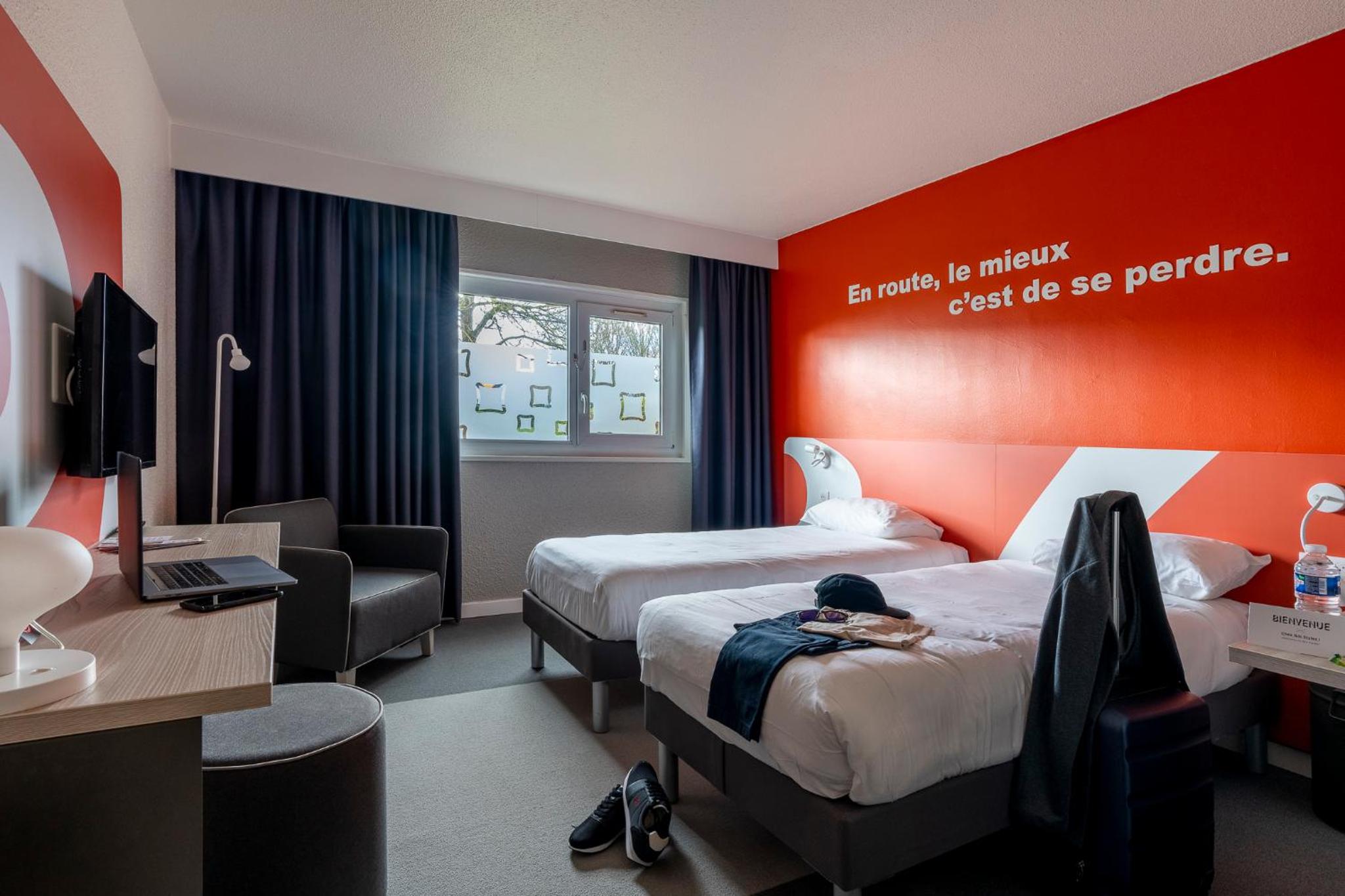 Standard Twin Room - Photo 1