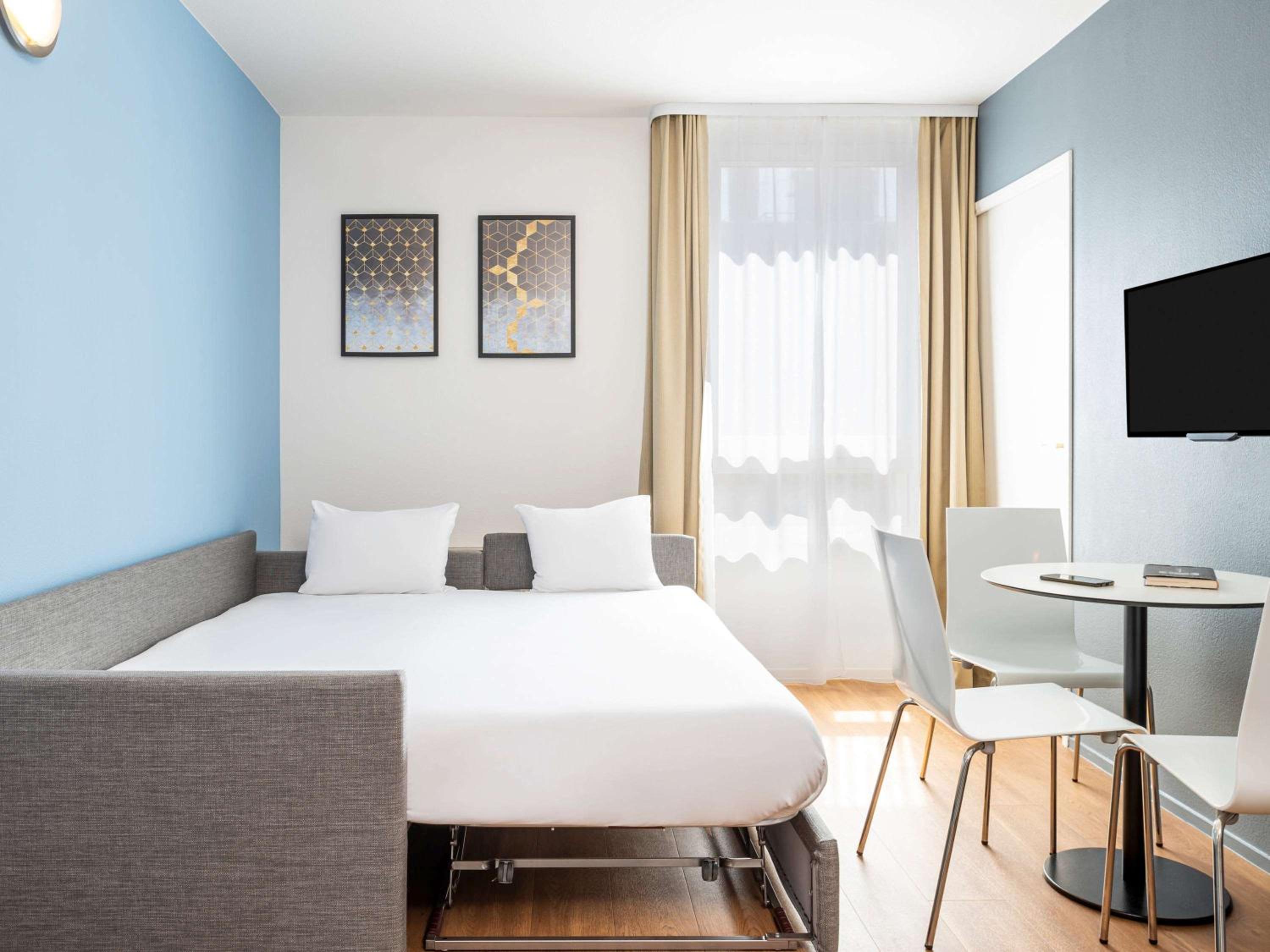 One-Bedroom Apartment with Twin Beds - Photo 9