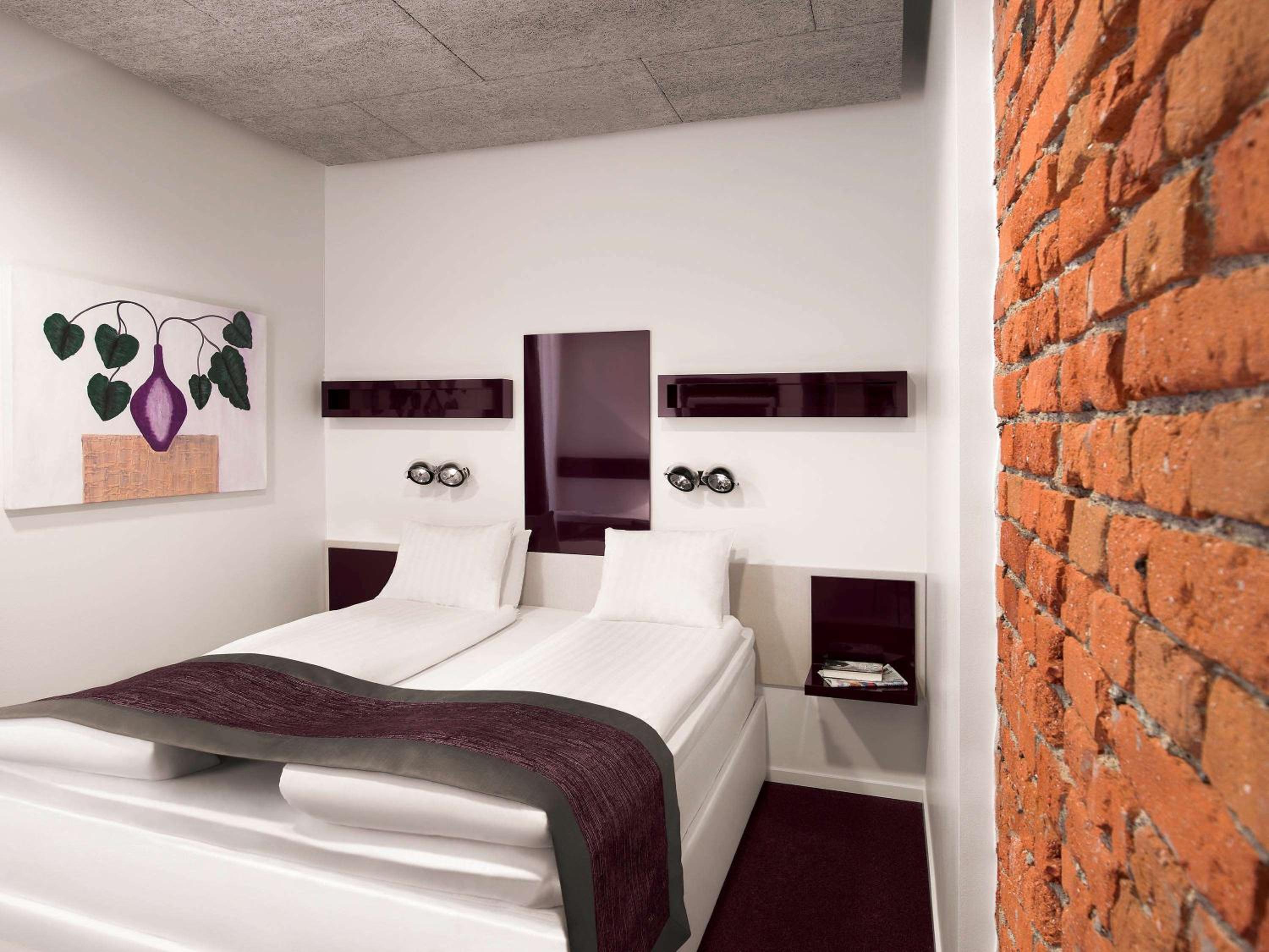 Cabin Double Room thumbnail 5