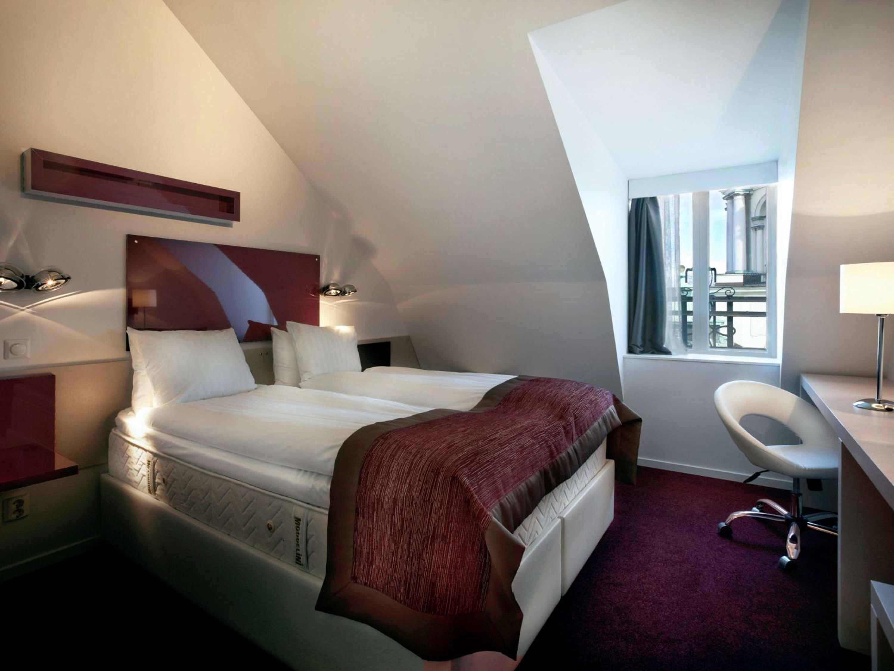 Superior Double Room thumbnail 6
