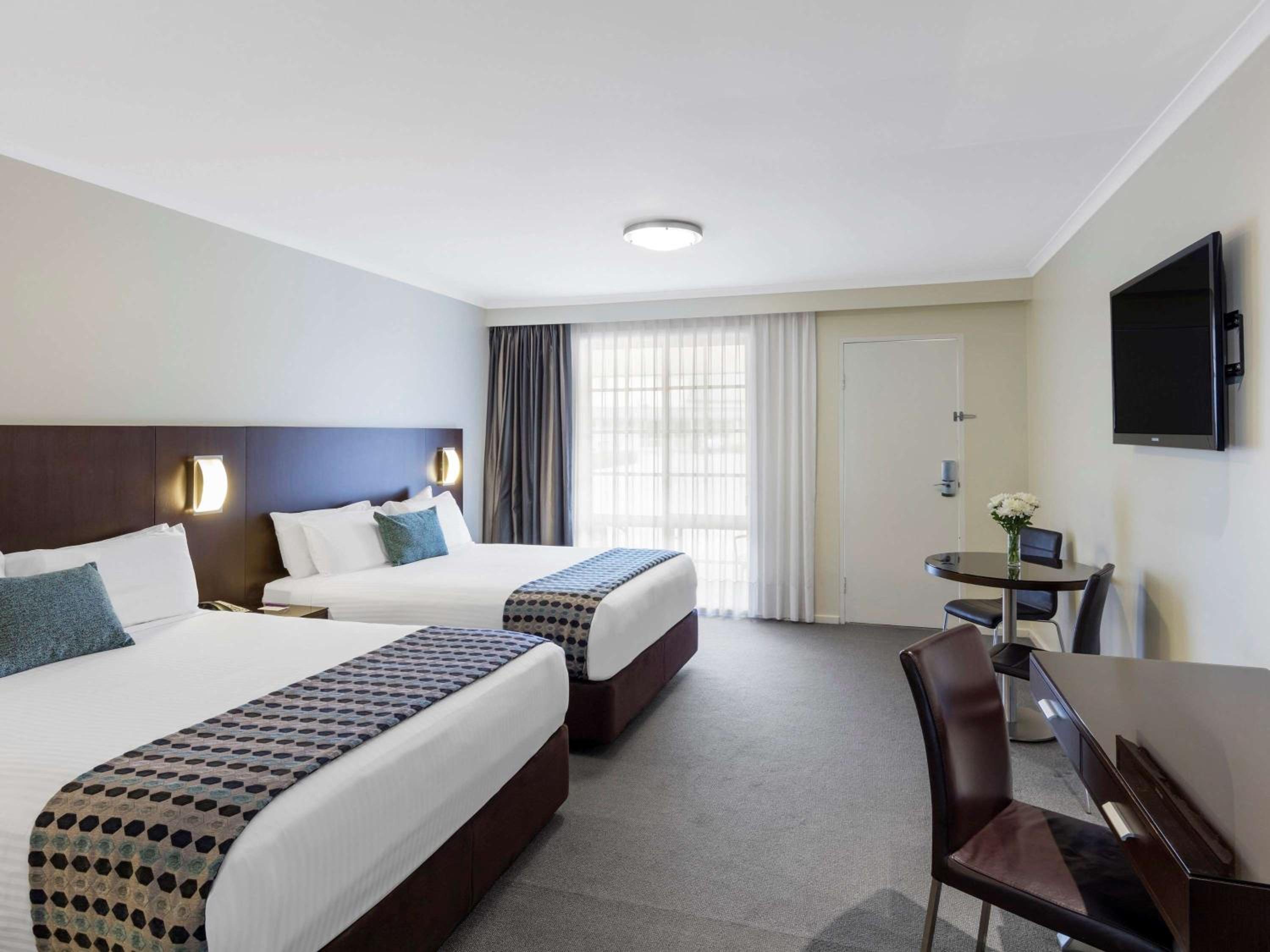 Superior Room with Two Queen Beds photo 1