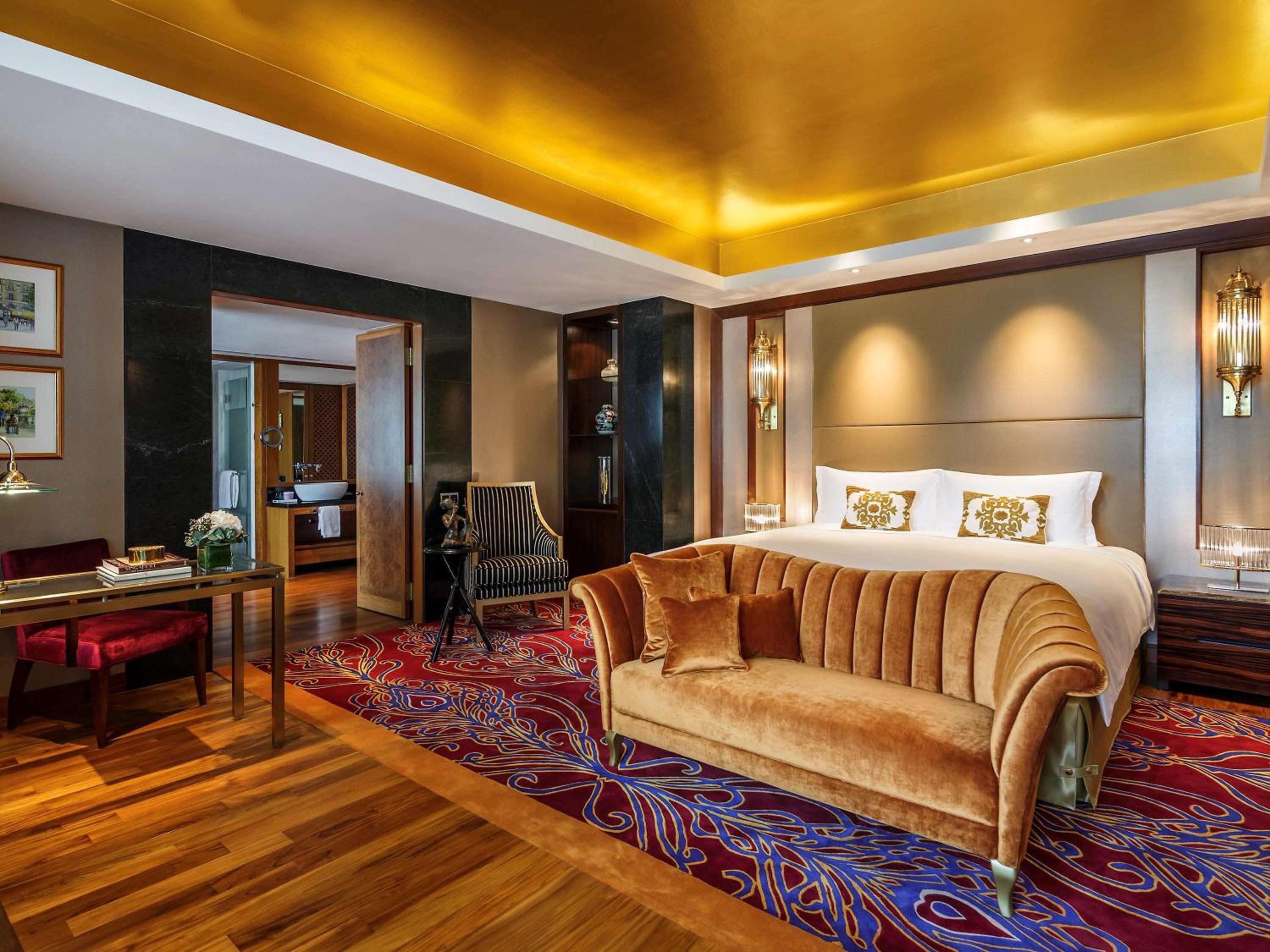 Imperial Suite, 1 King Size Bed, with Living Area & Dining Area