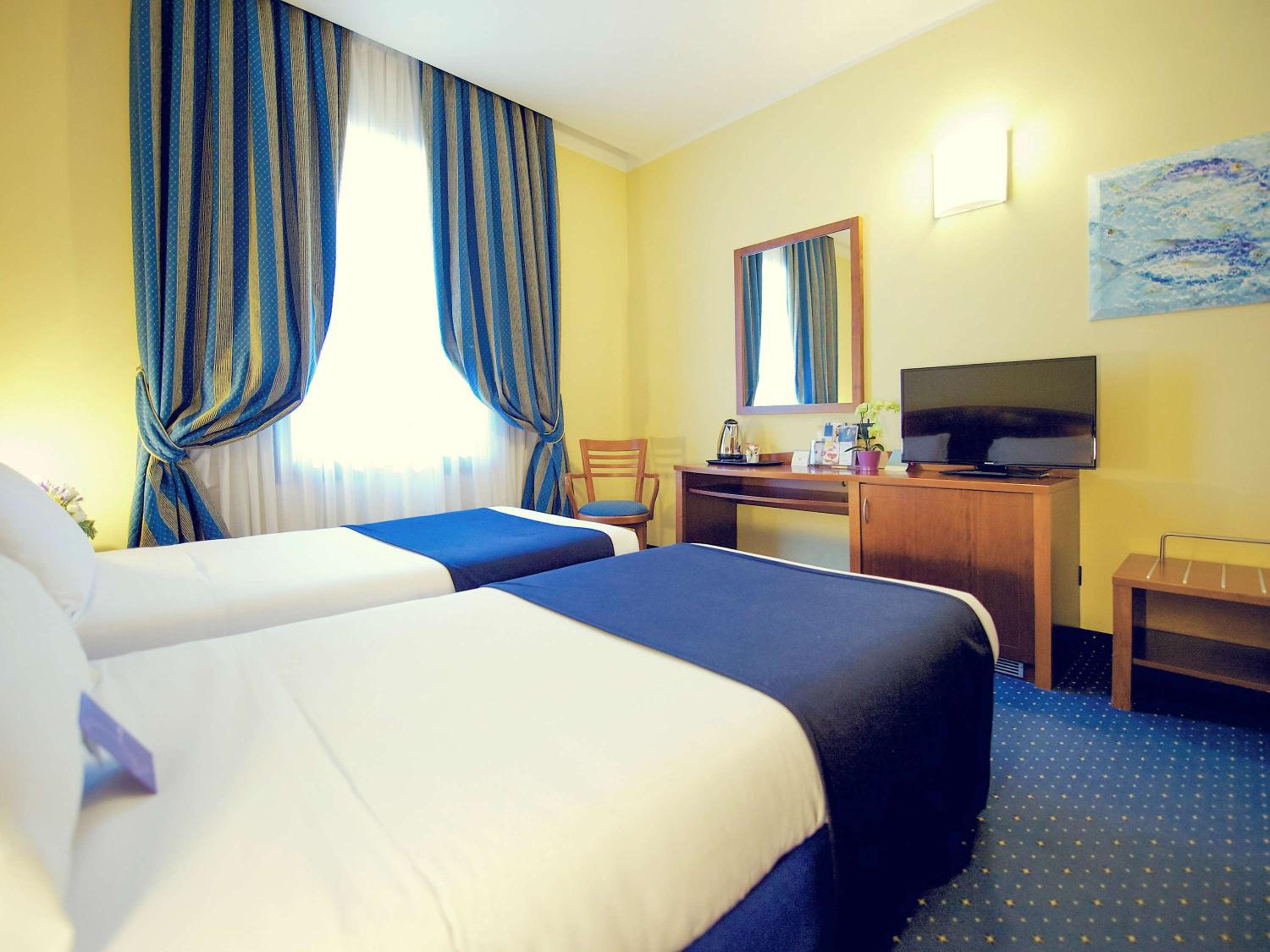 Standard Room with 2 Single Beds - Photo 3