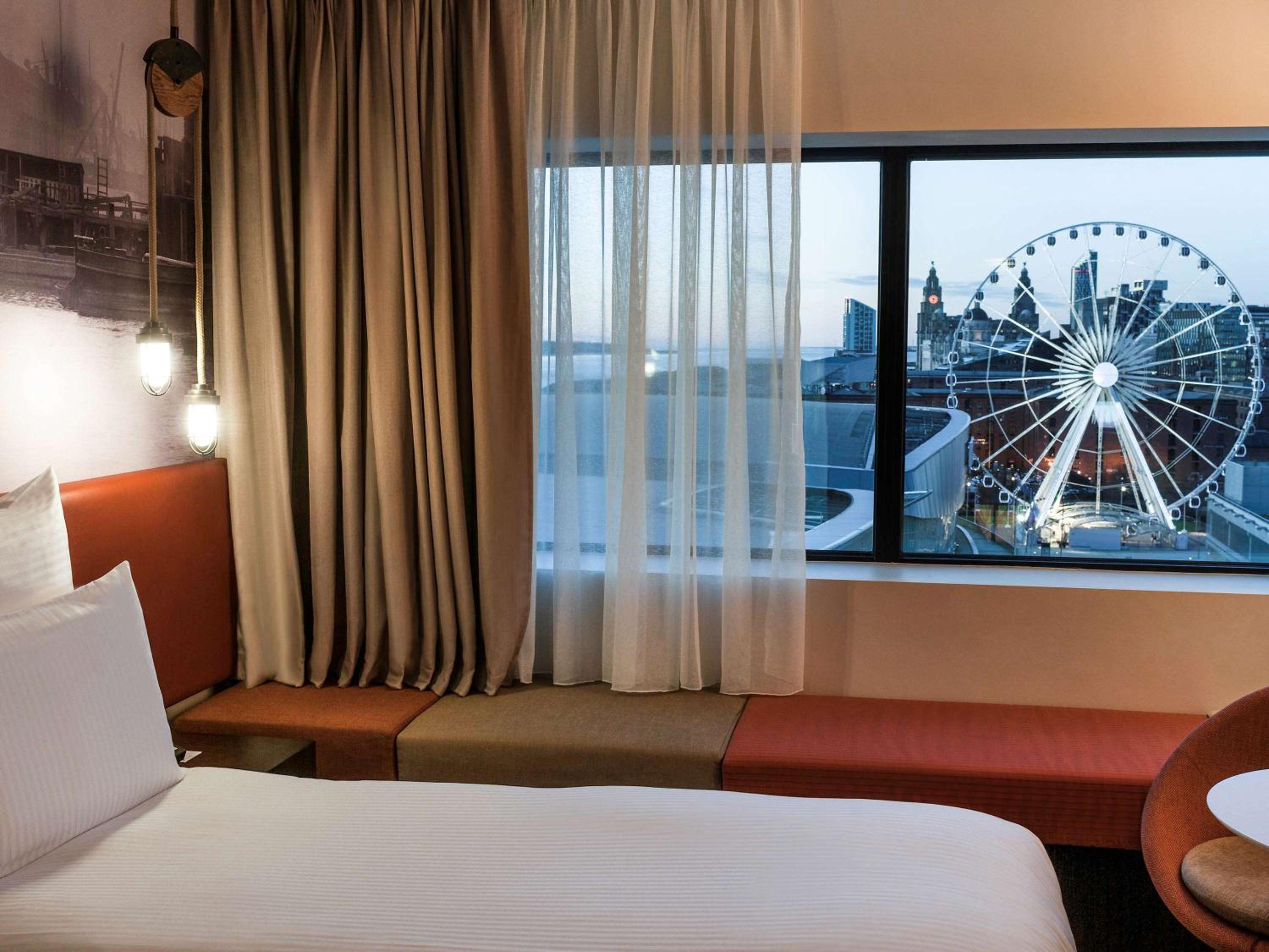 Superior King Room with River View