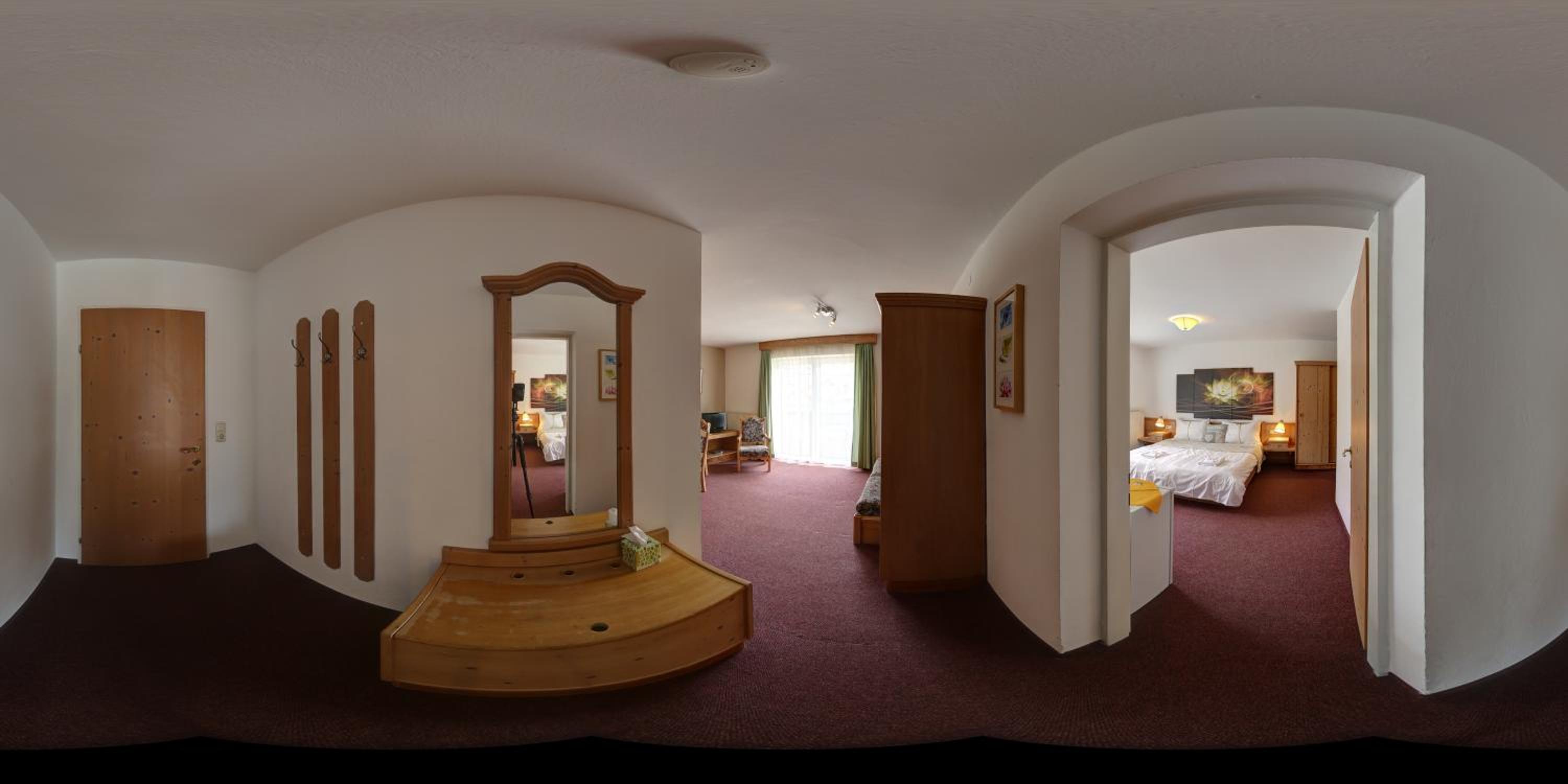 Two-Bedroom Apartment with Balcony photo 3