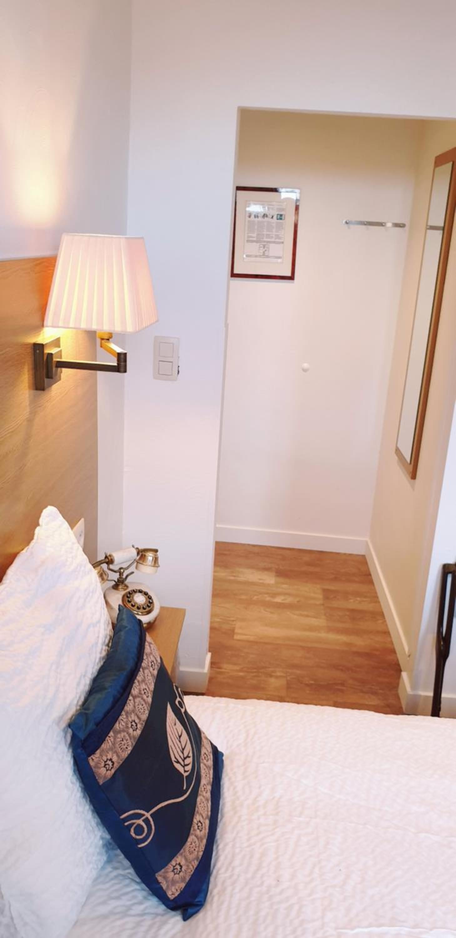 Standard King Room - Photo 2
