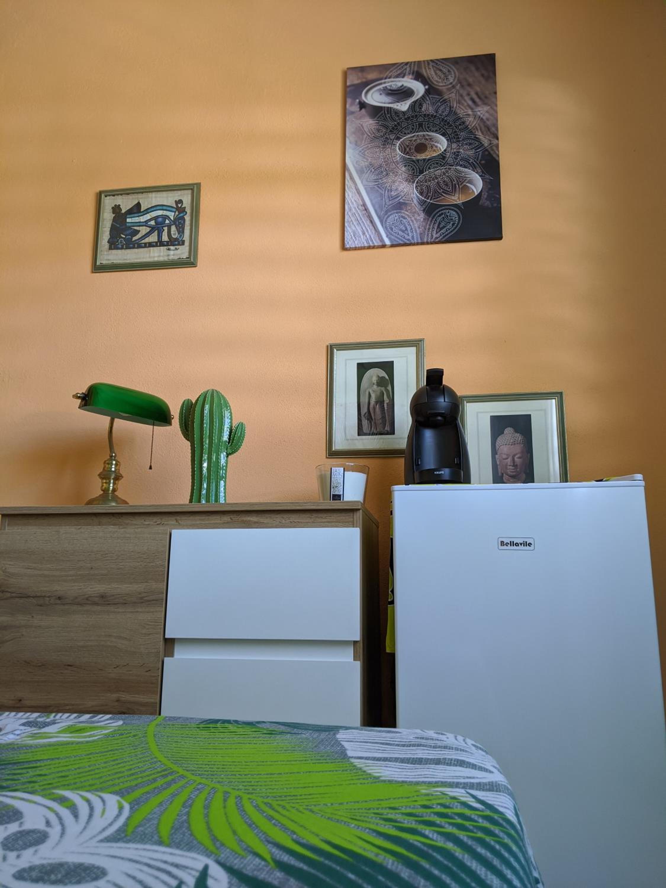 Double Room with Private External Bathroom - Photo 13