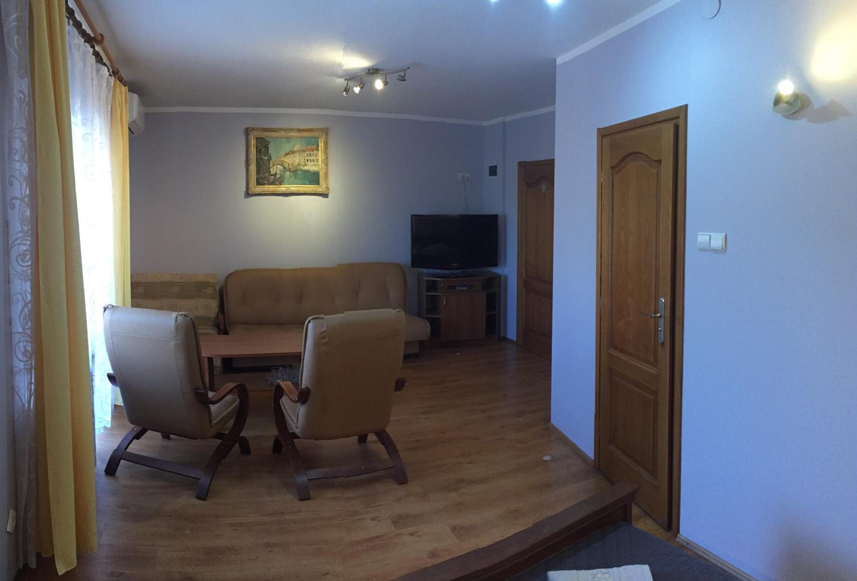 Quadruple Room - Photo 8