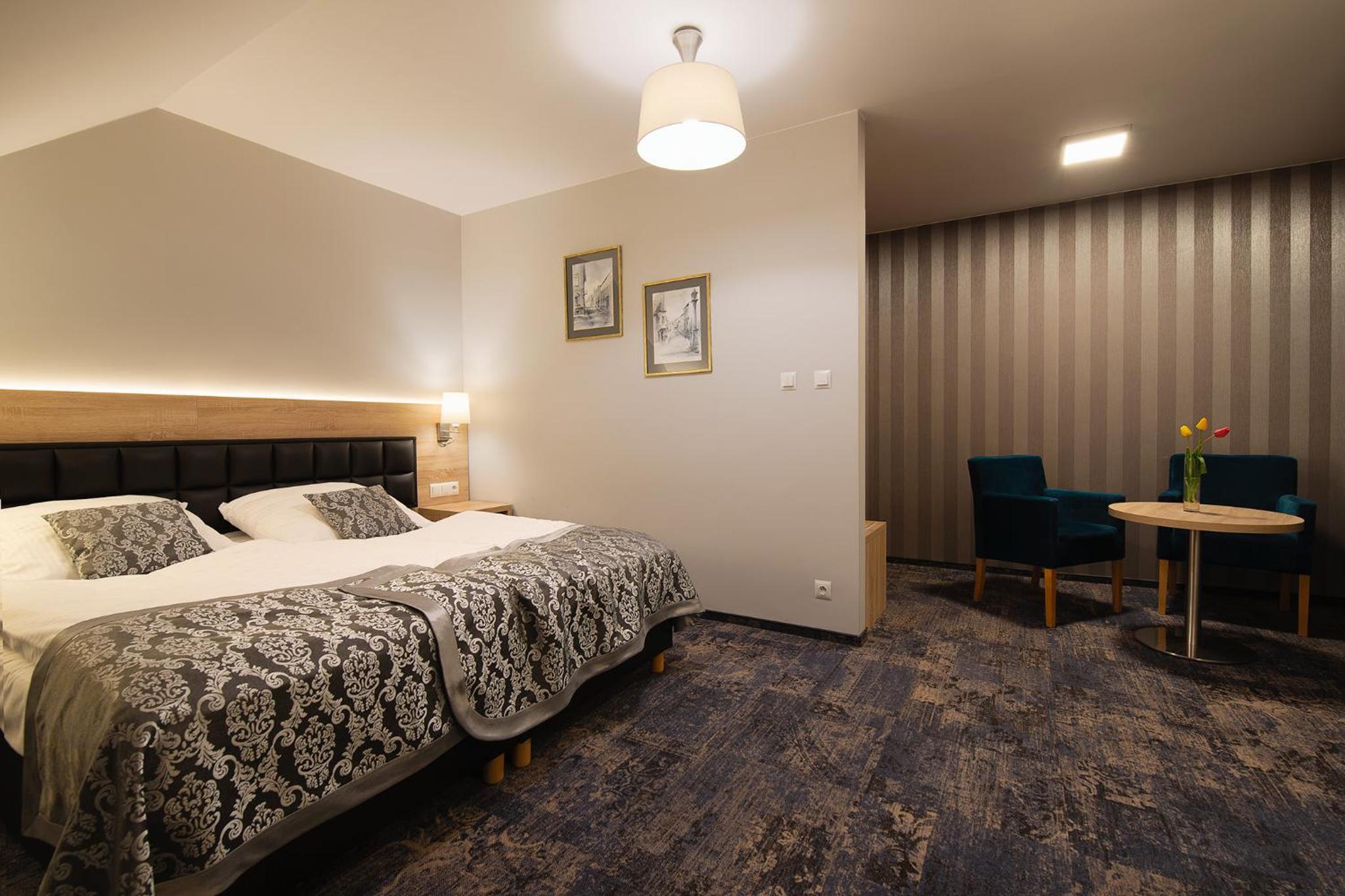 Double or Twin Room - Photo 6