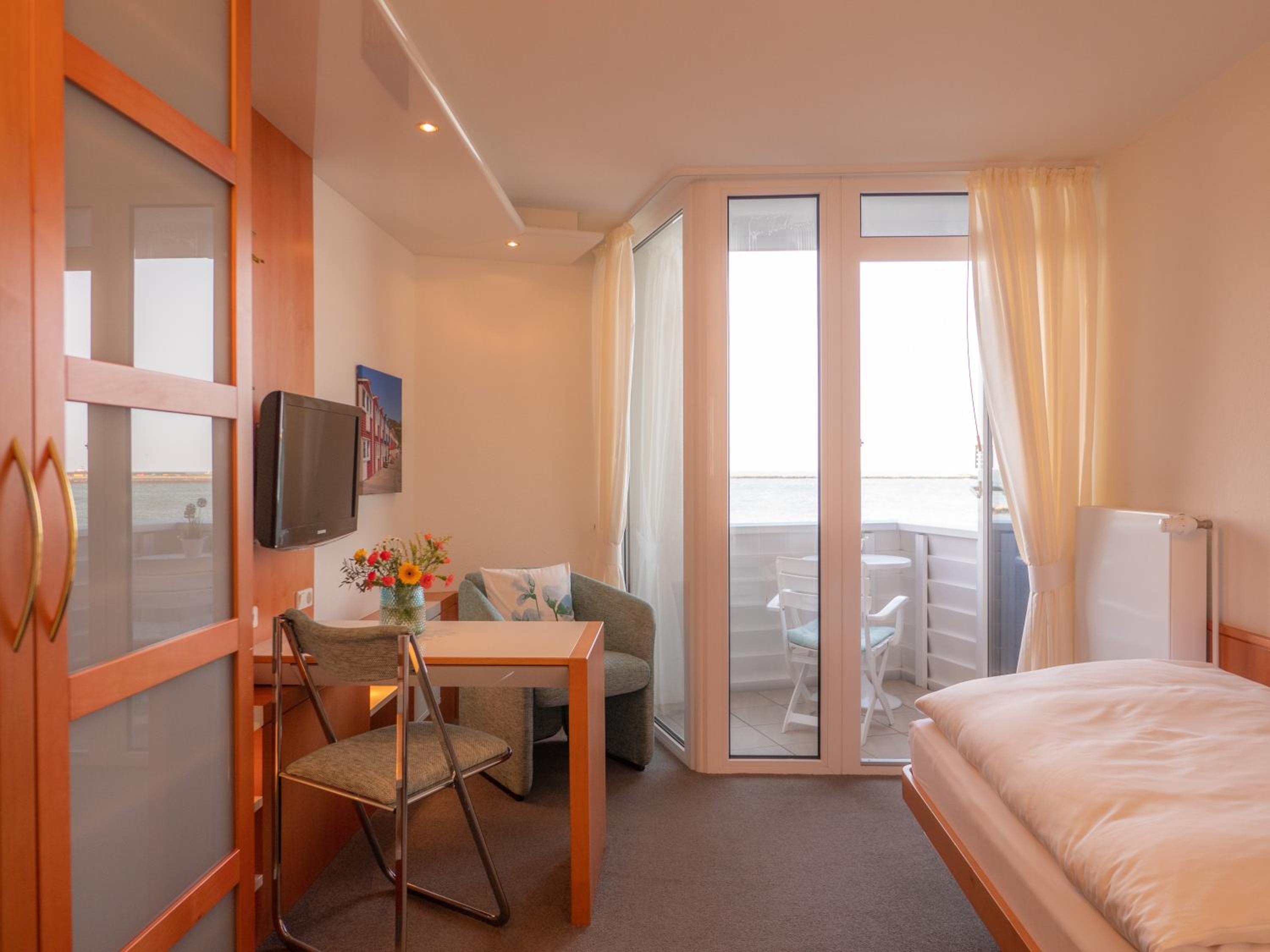 Single Room - Sea View with Balcony