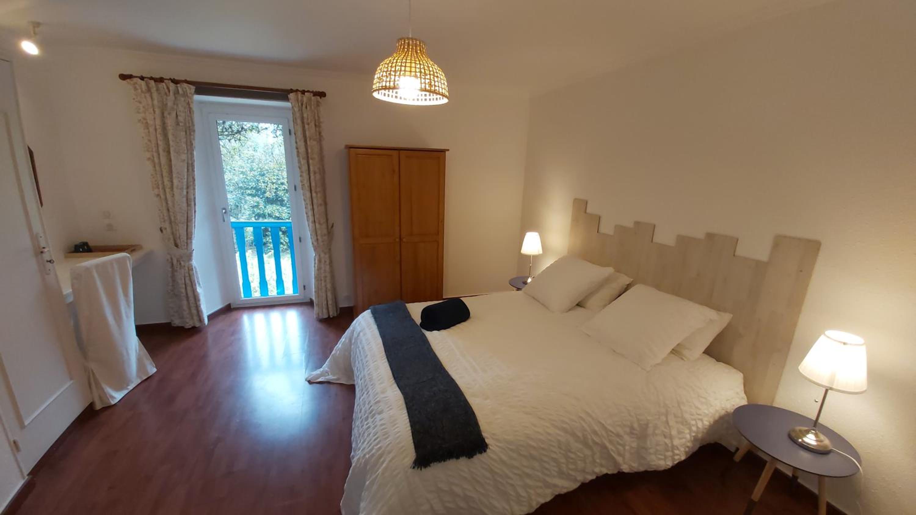 Small Double Room - Photo 12