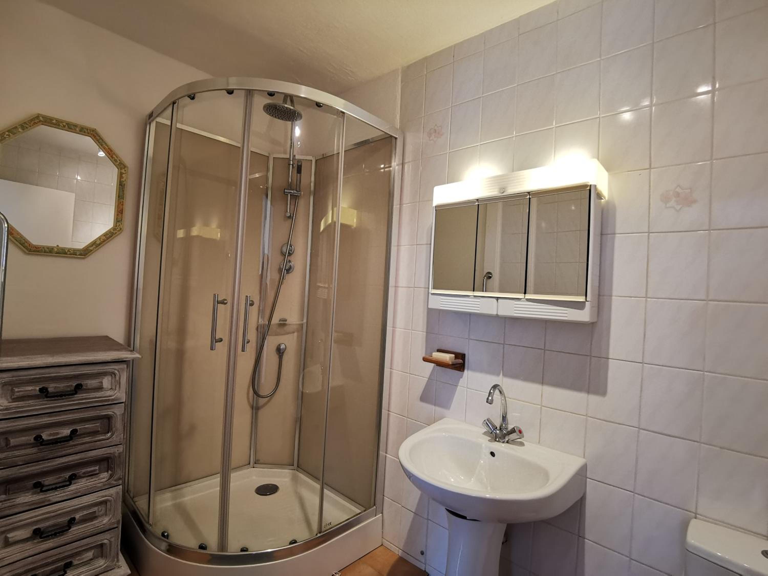 Small Double Room - Photo 15