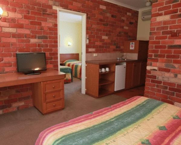 Two-Room Apartment - Photo 2
