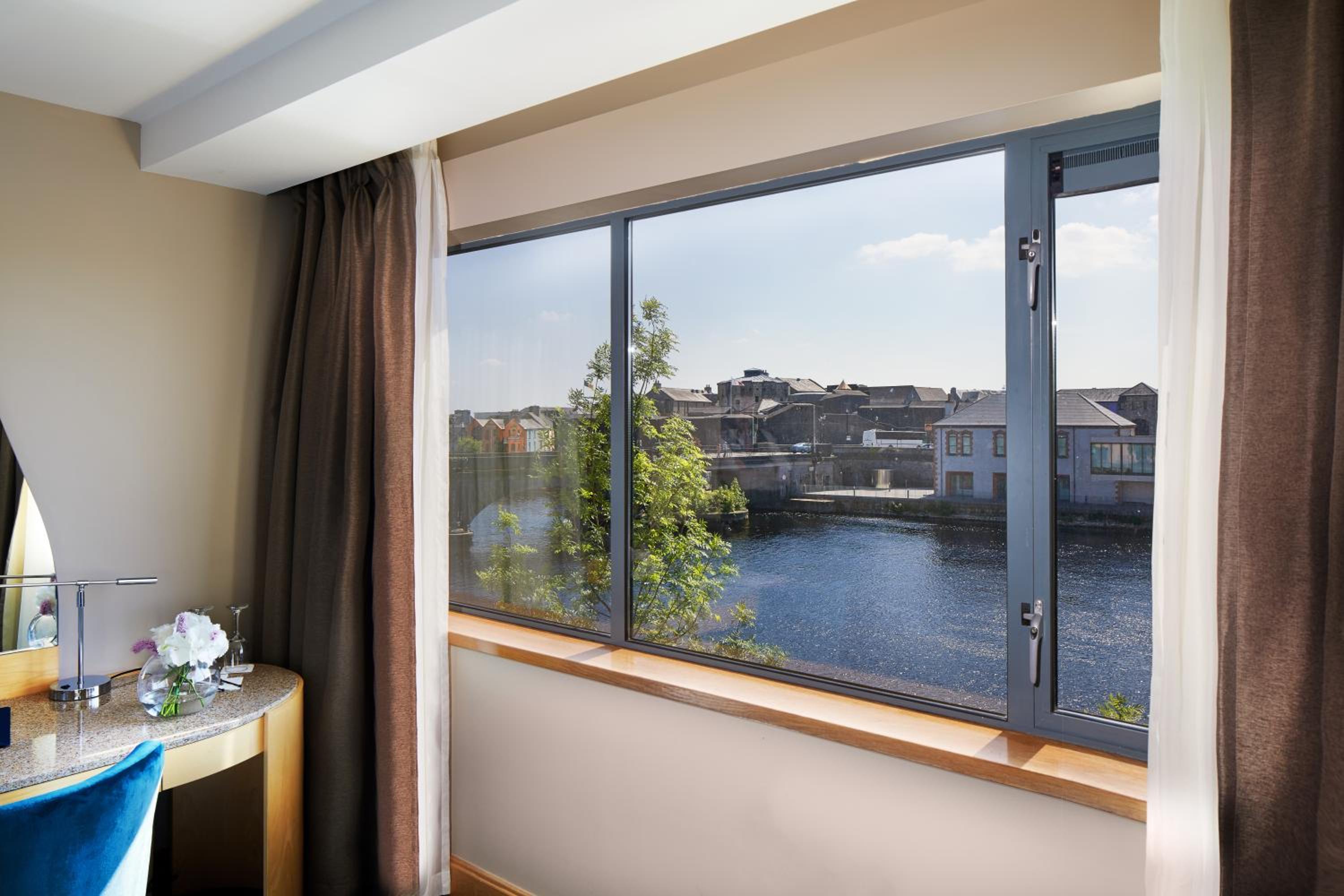 Superior Room with River view - Photo 4