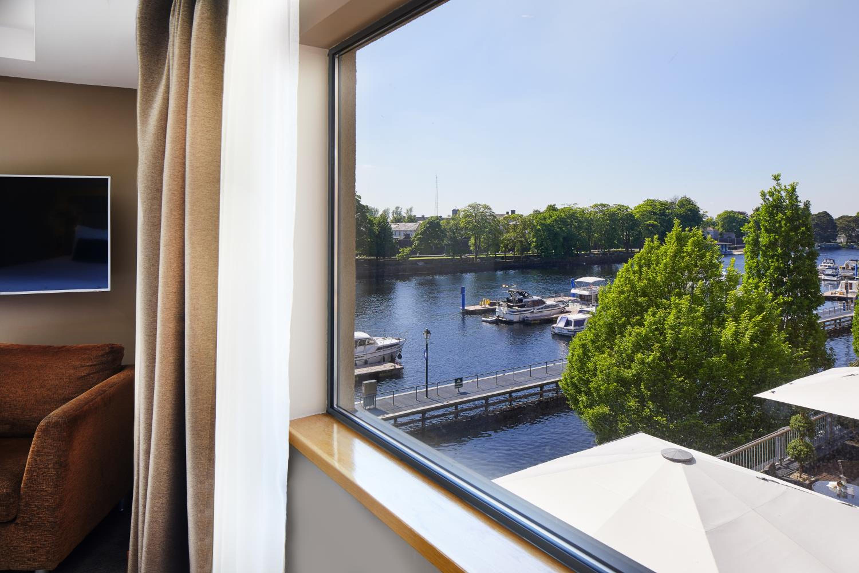 Standard Room with River View - Photo 3