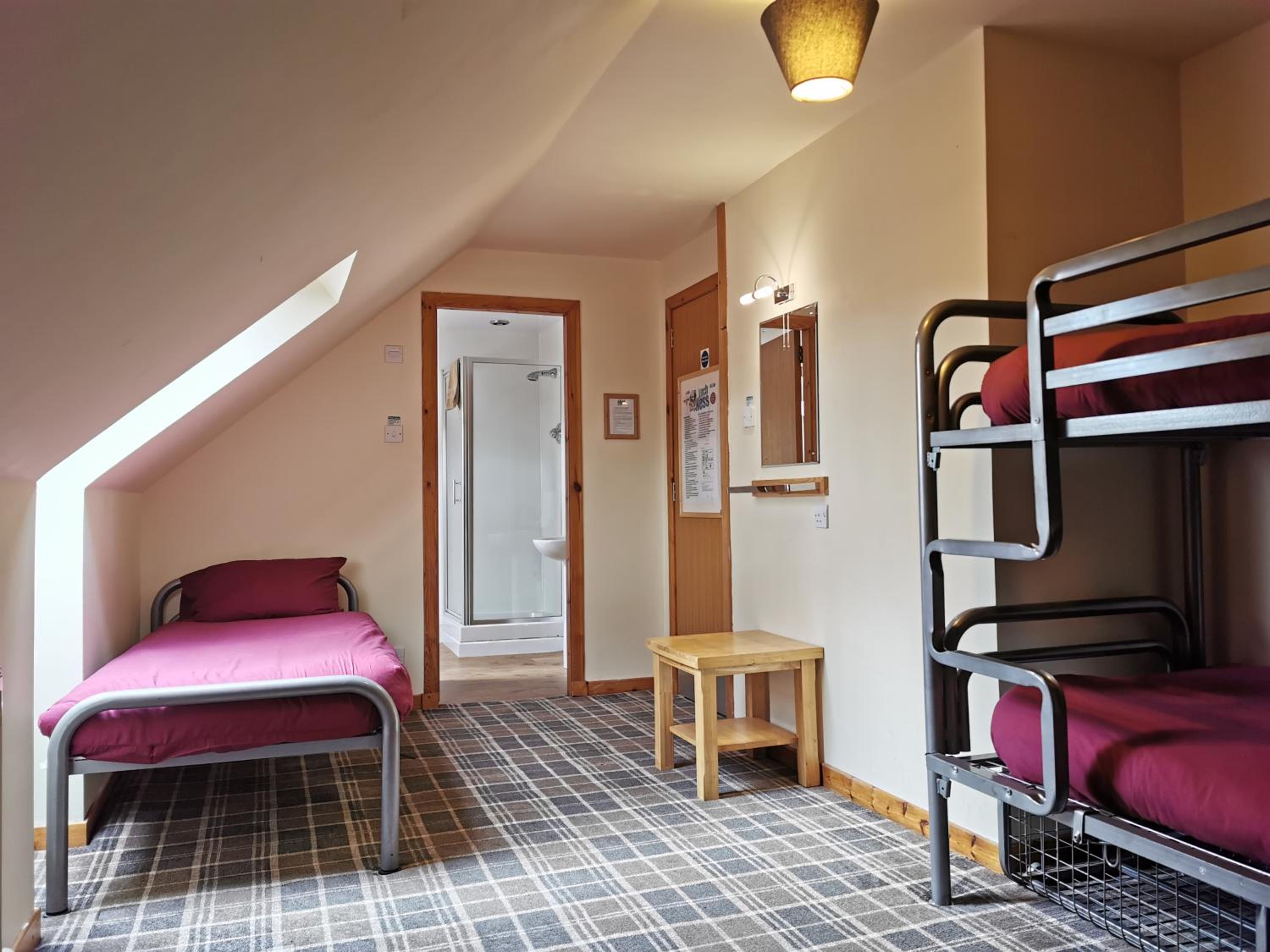 6-Bed Mixed Dormitory Room photo 1