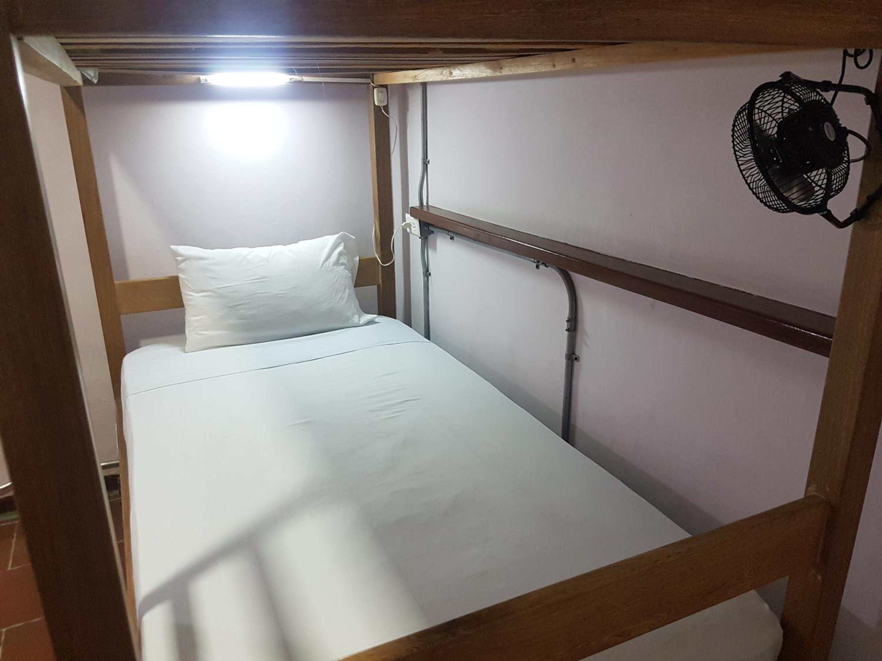 Bed in 4-Bed Dormitory Room photo 3