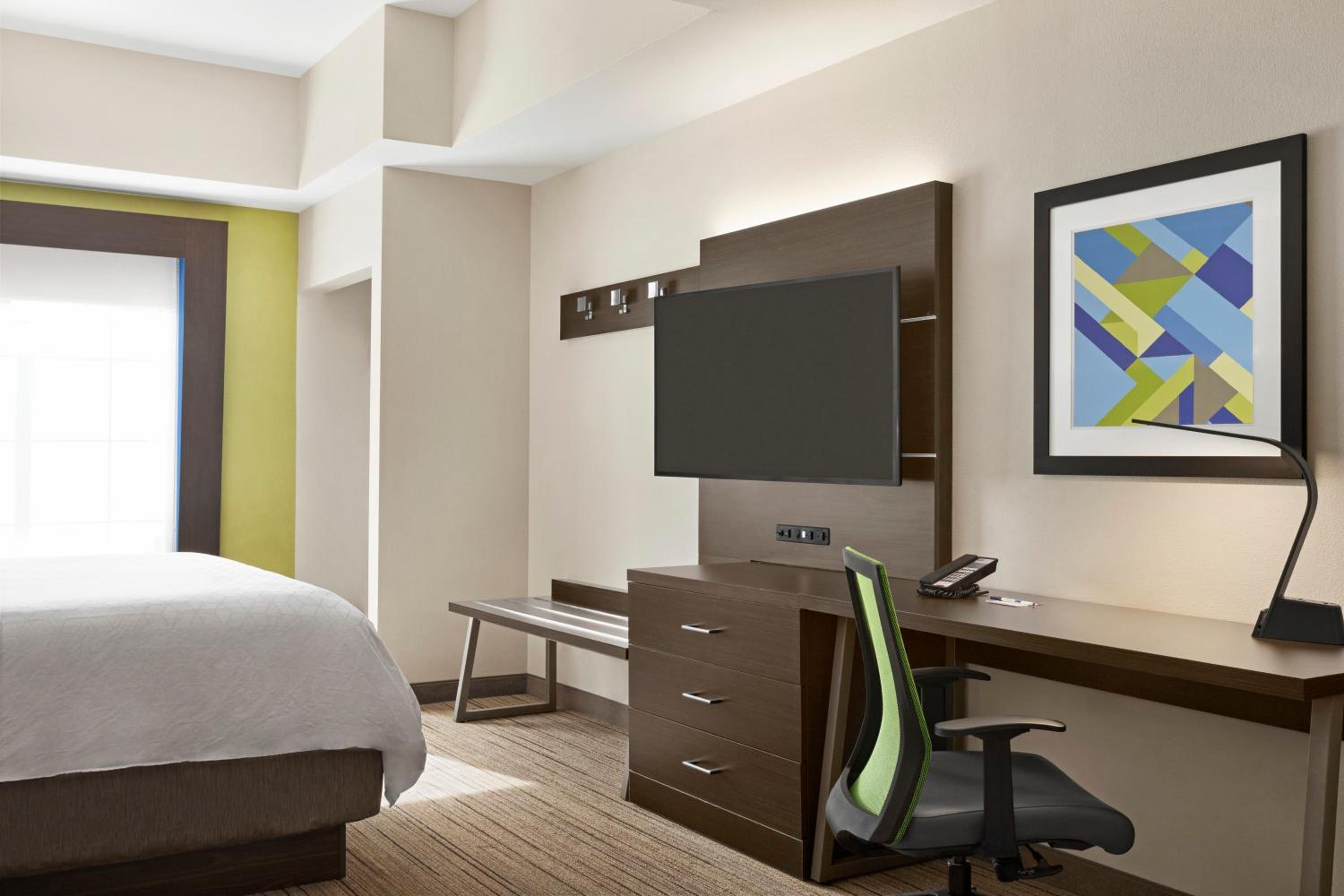 Suite - Photo 2