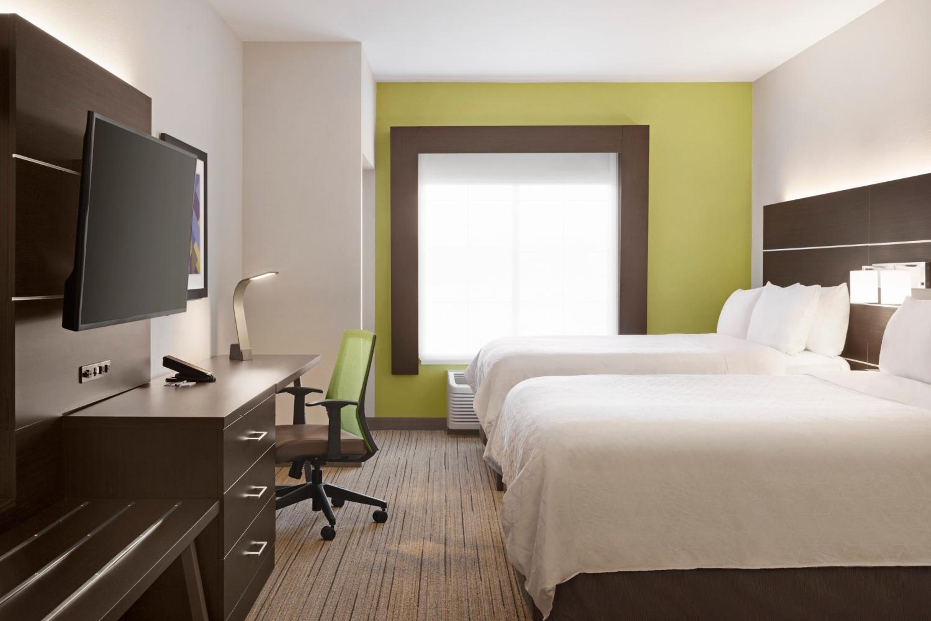 Suite with Two Queen Beds - Photo 1