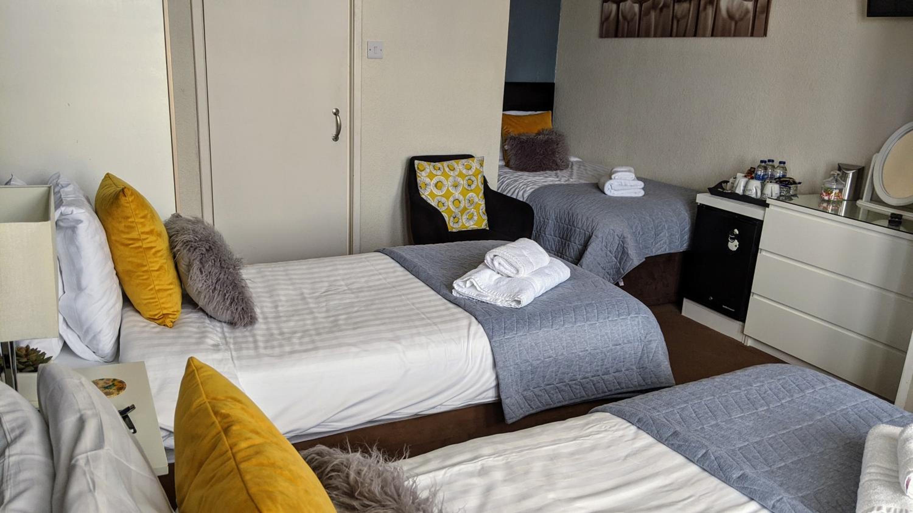 Standard Triple Room photo 3
