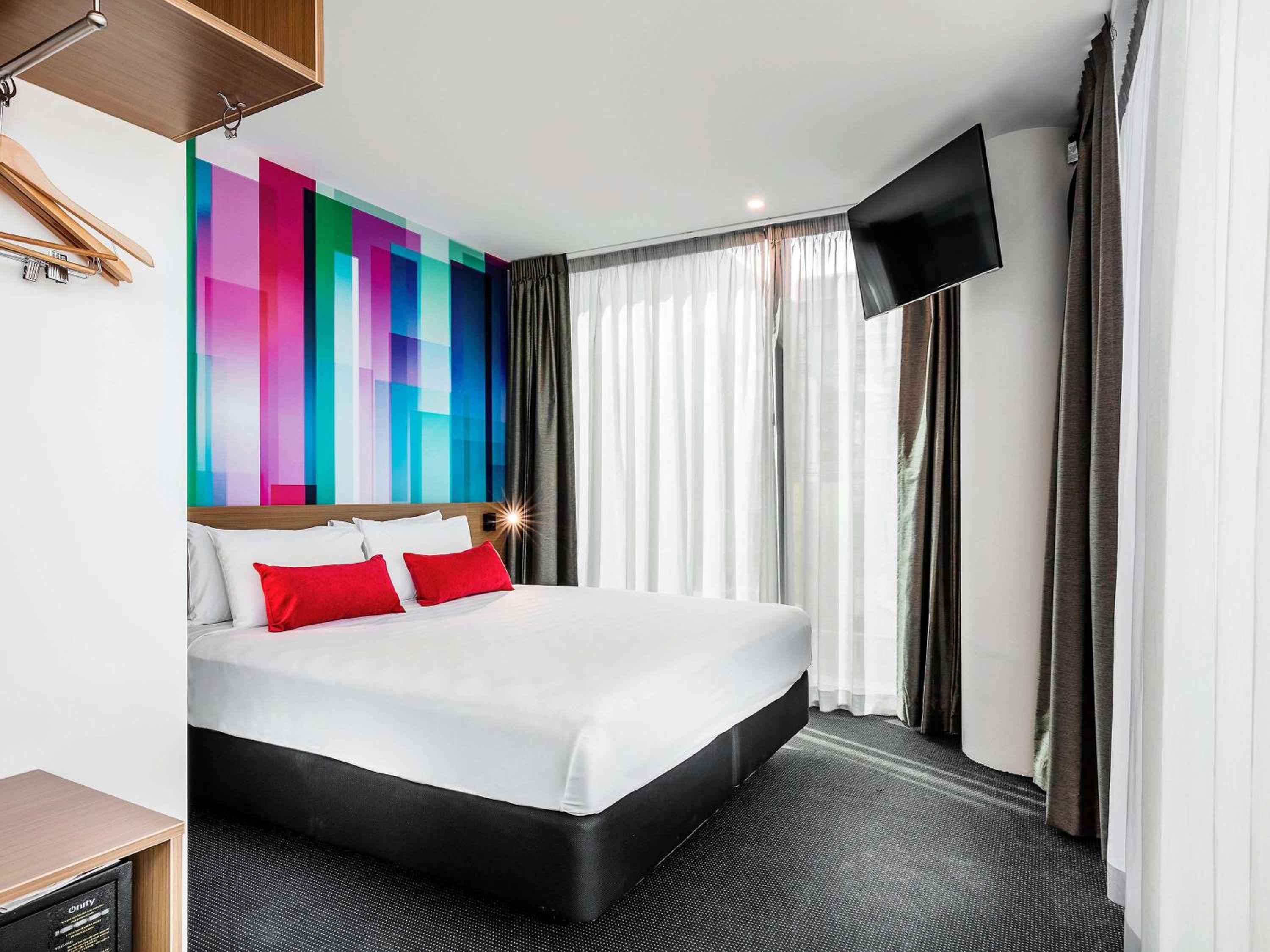 Deluxe Corner King Room - Accessible