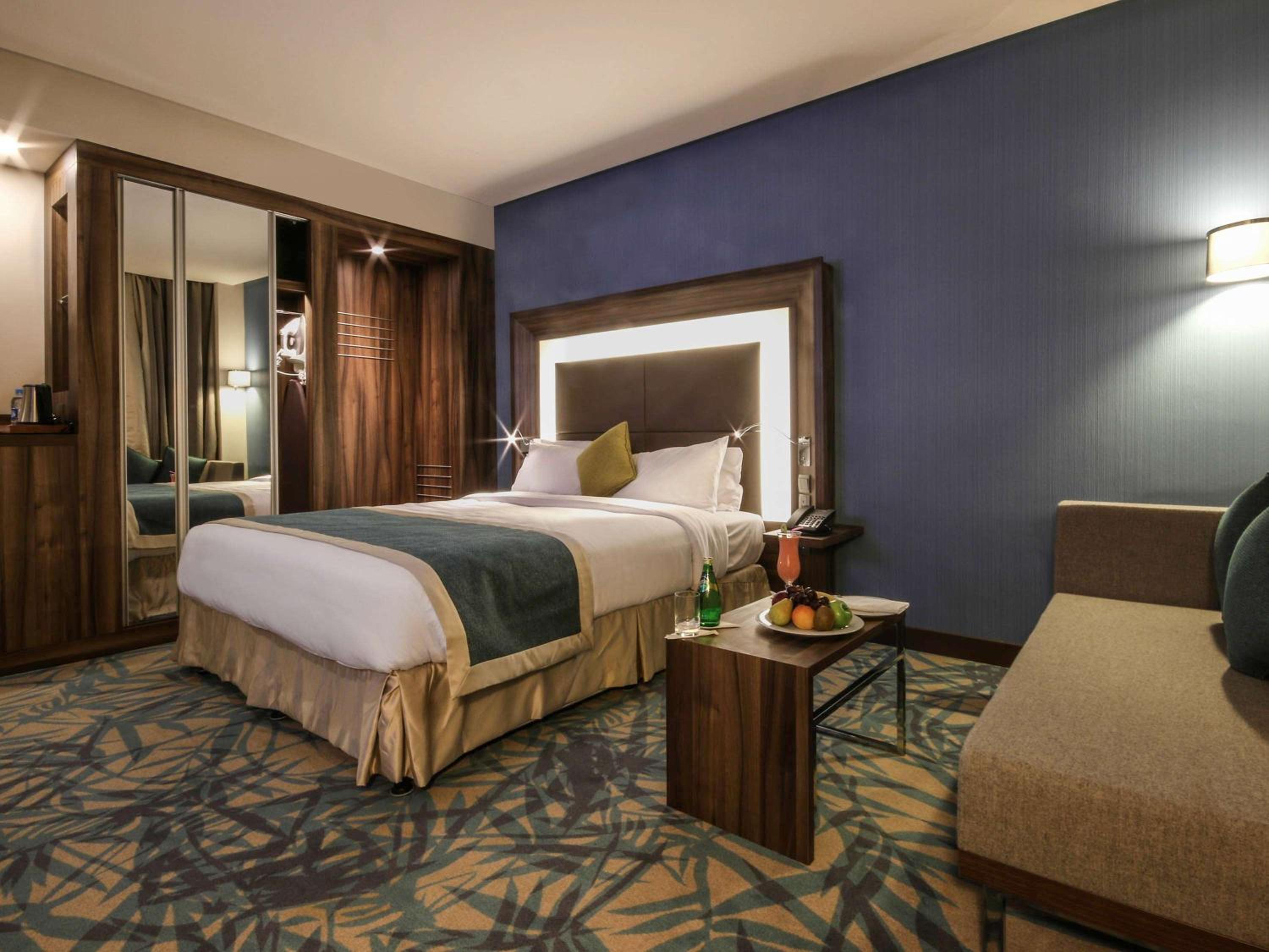 Junior Suite with Sea or City View - Photo 6