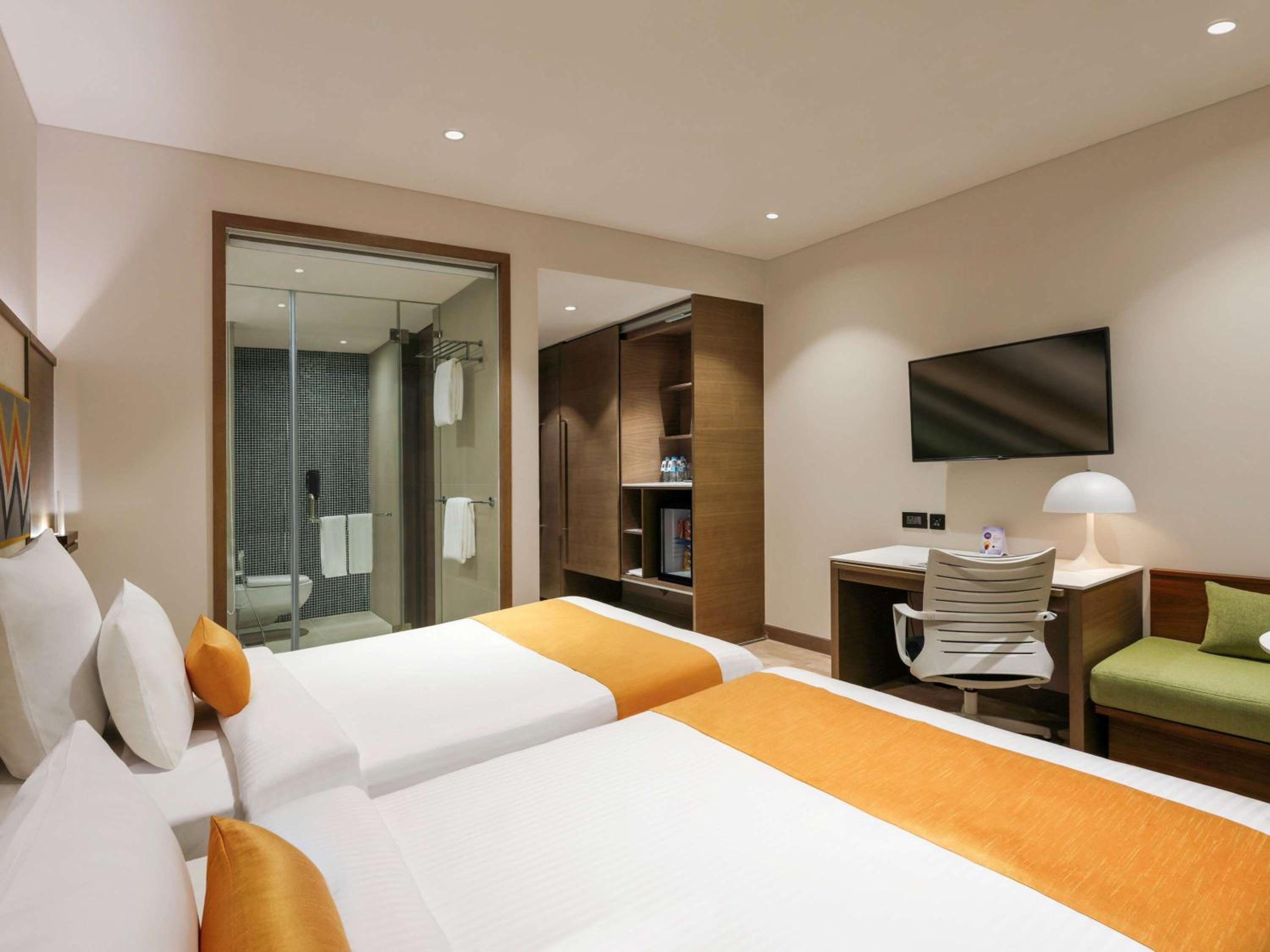 Executive Room with Two Twin Beds photo 2