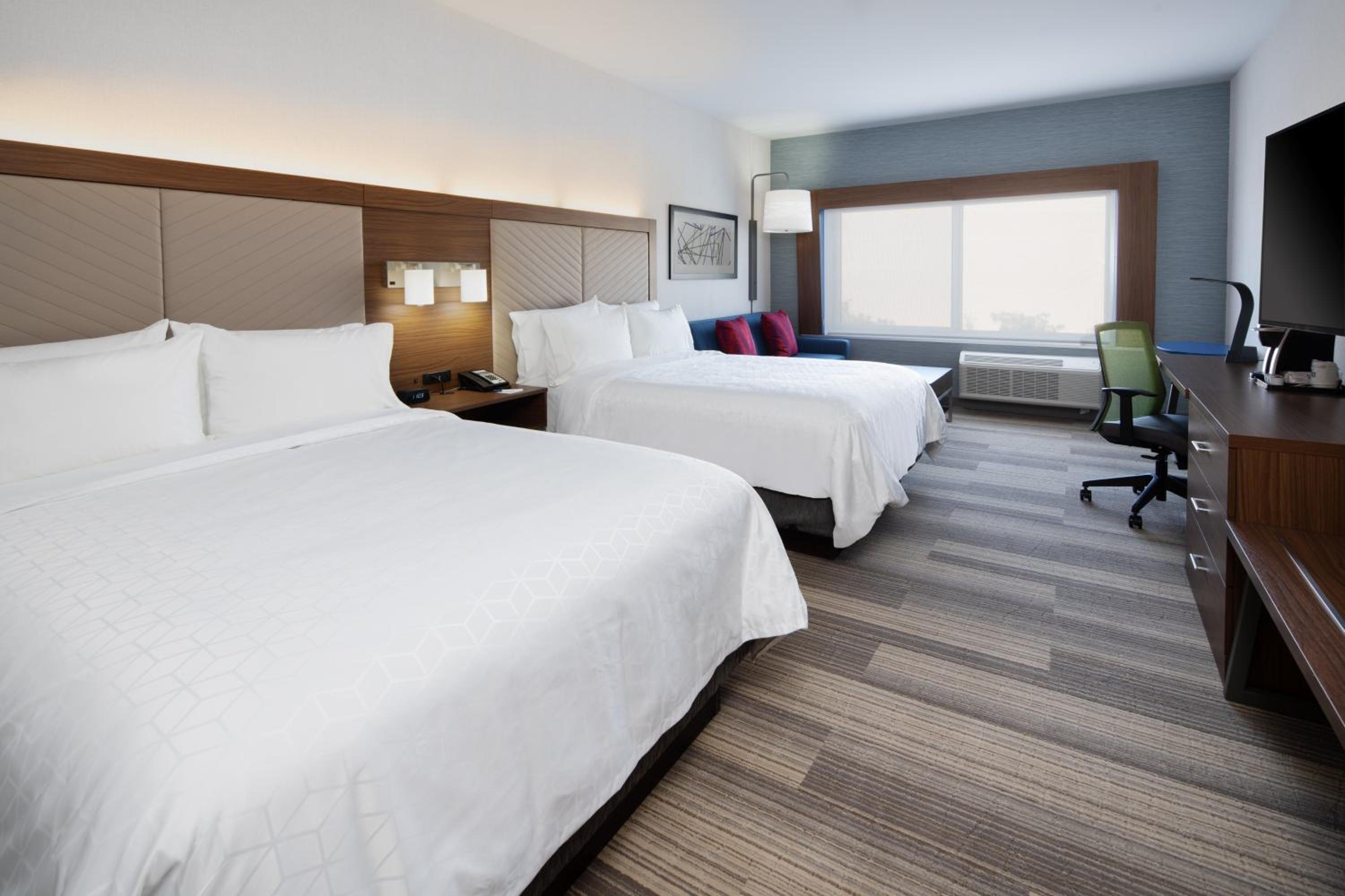 Suite with Two Queen Beds - Photo 1