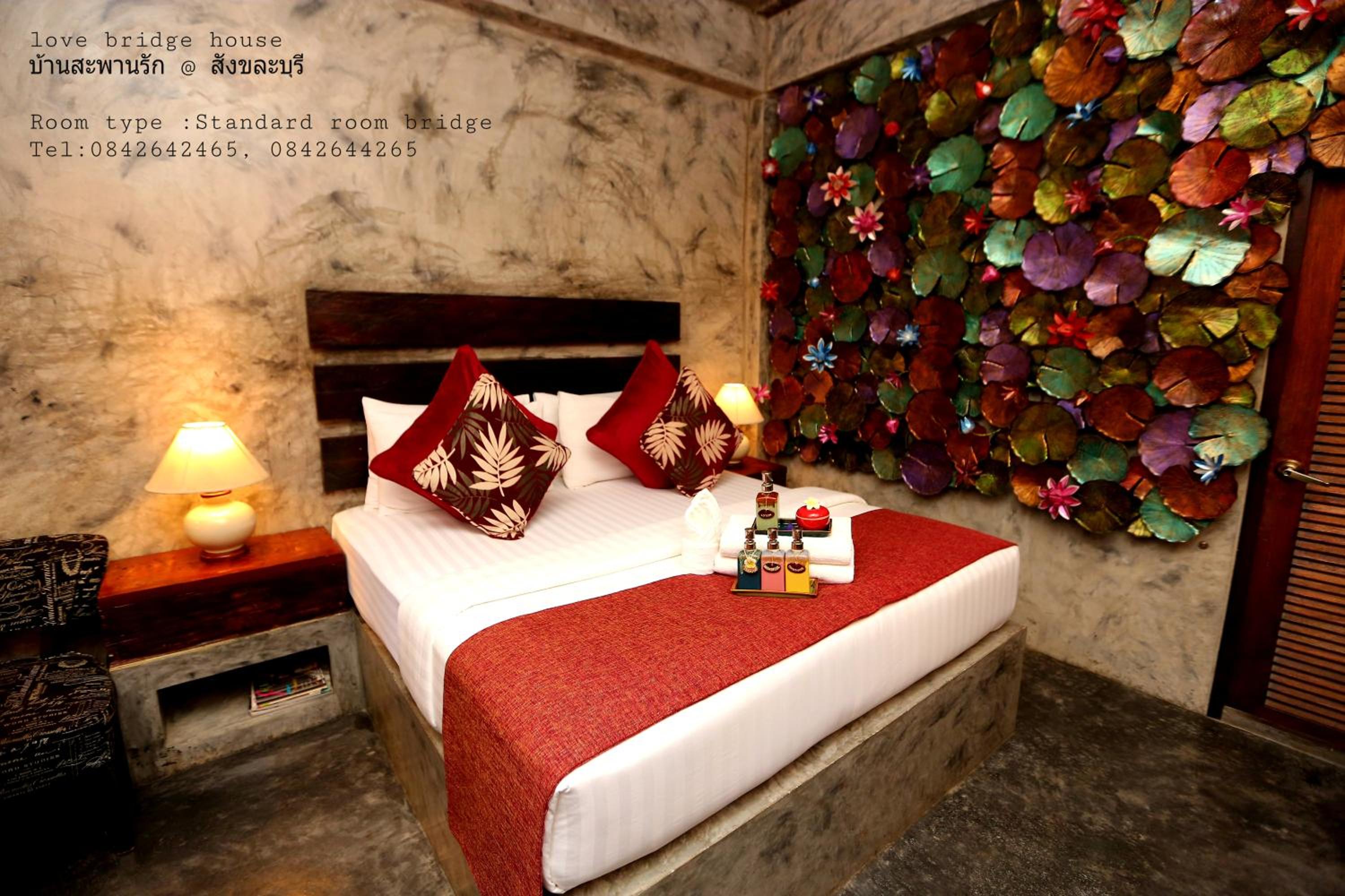 Double Room with River View - Photo 23
