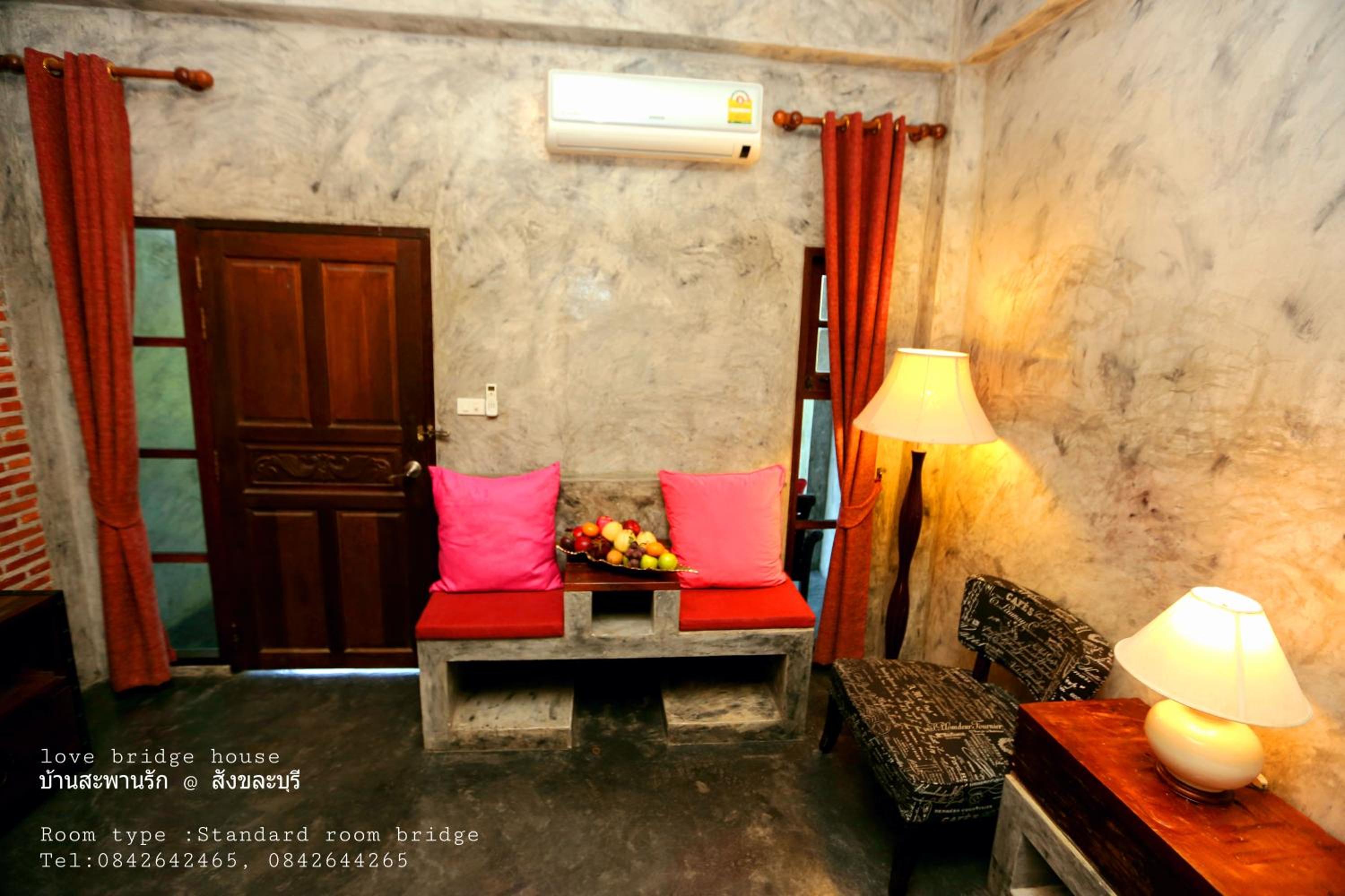 Double Room with River View - Photo 20