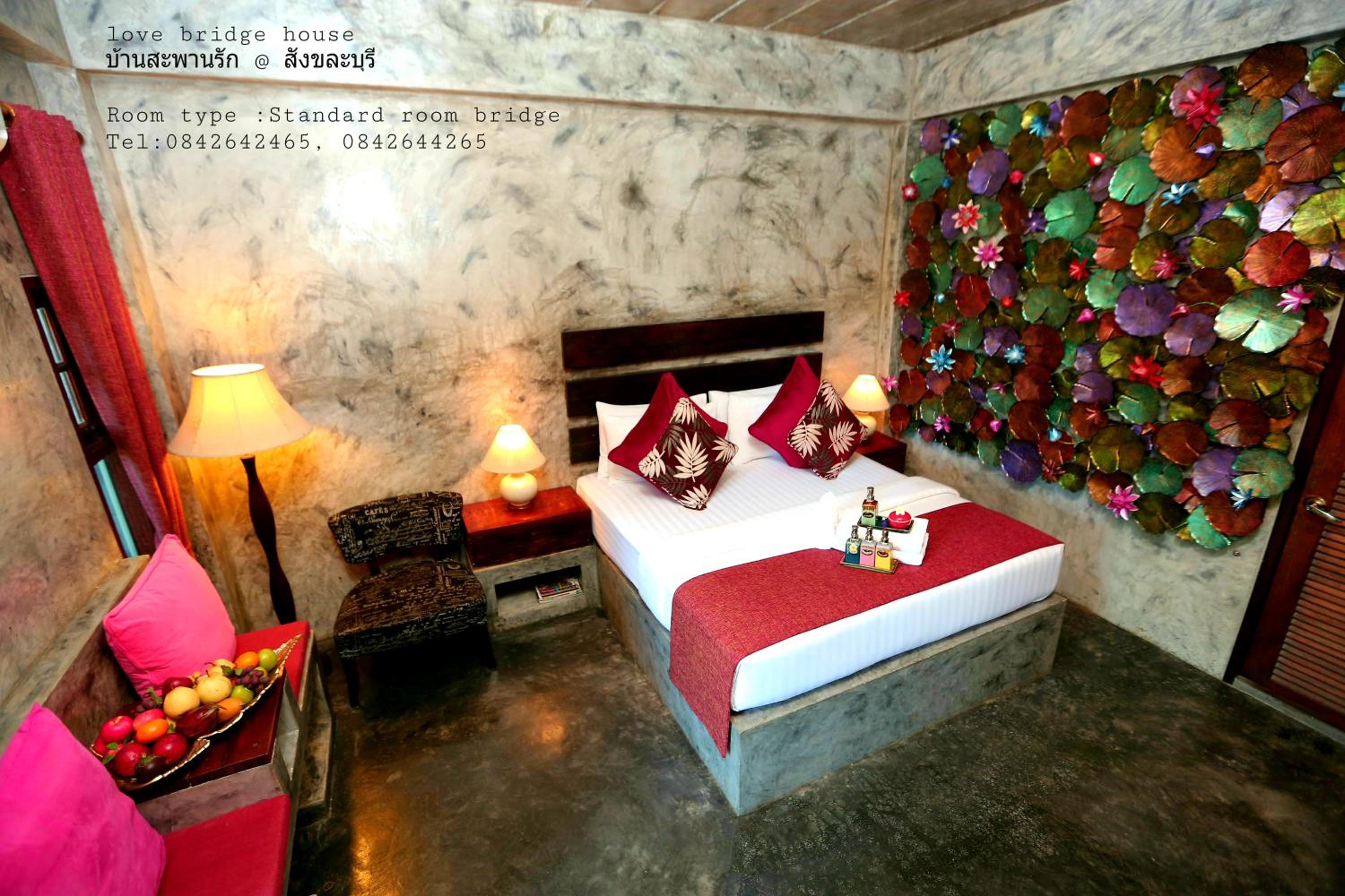 Double Room with River View - Photo 28