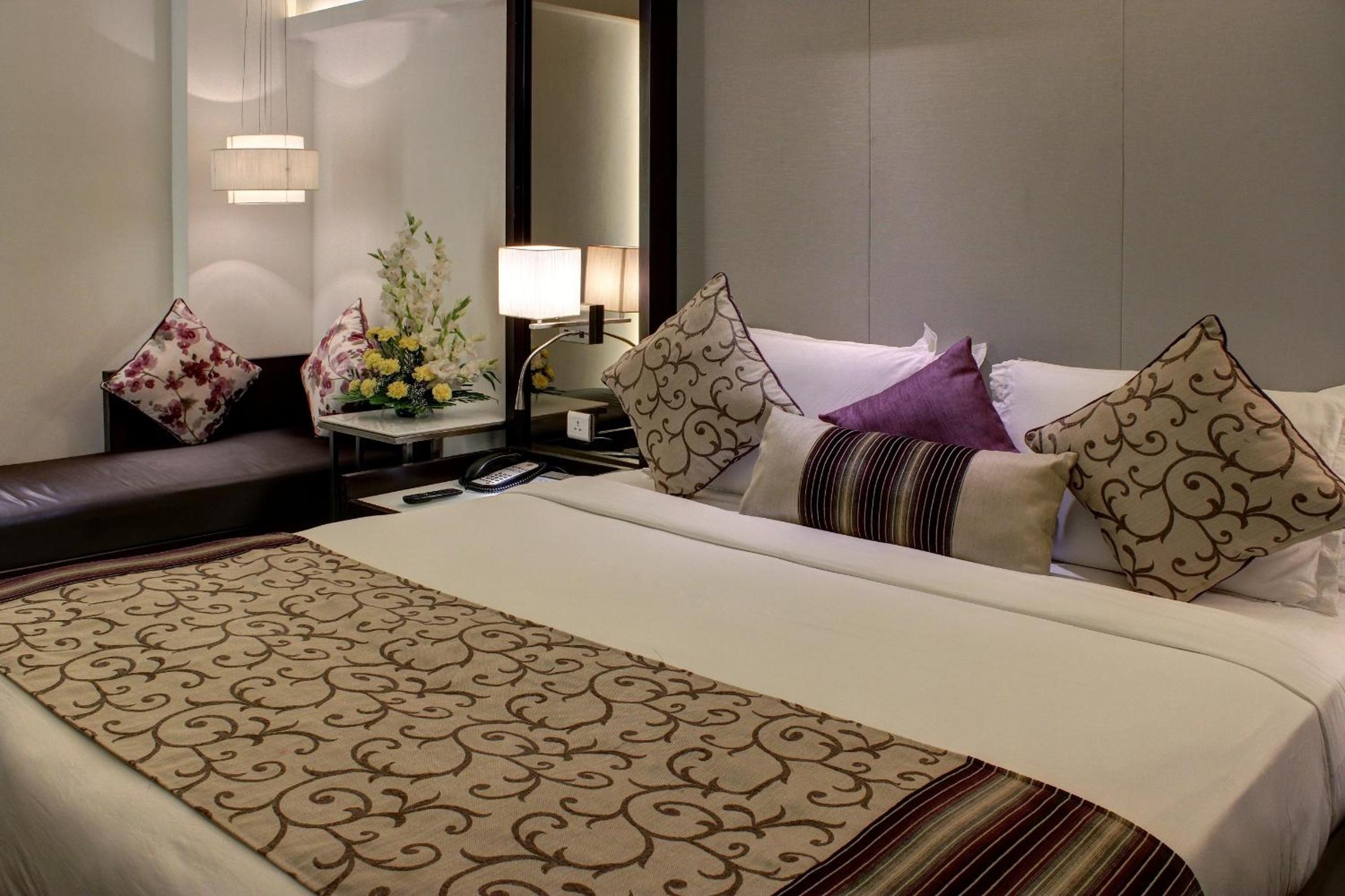 Suite - Photo 5