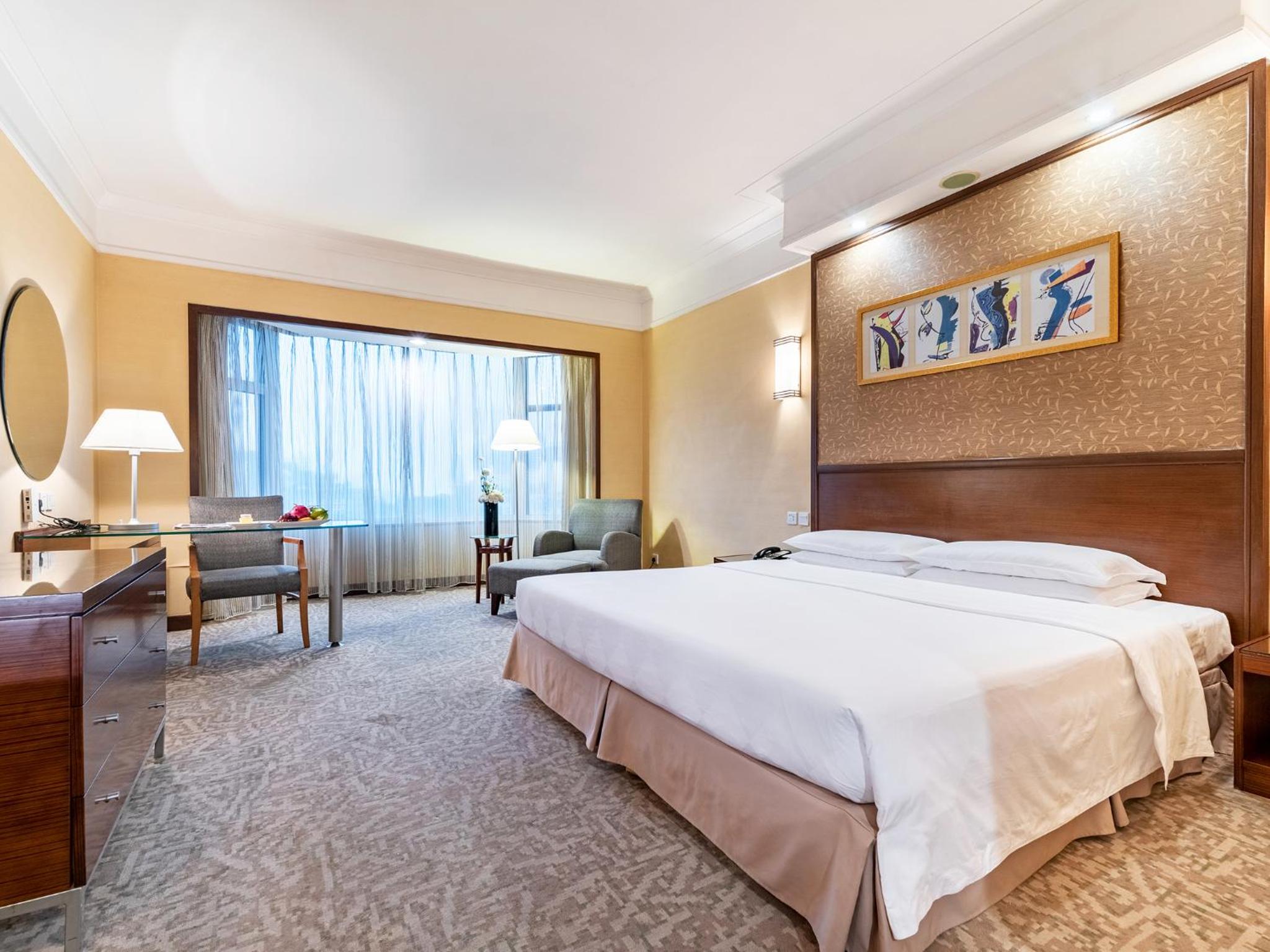 Commercial King Room