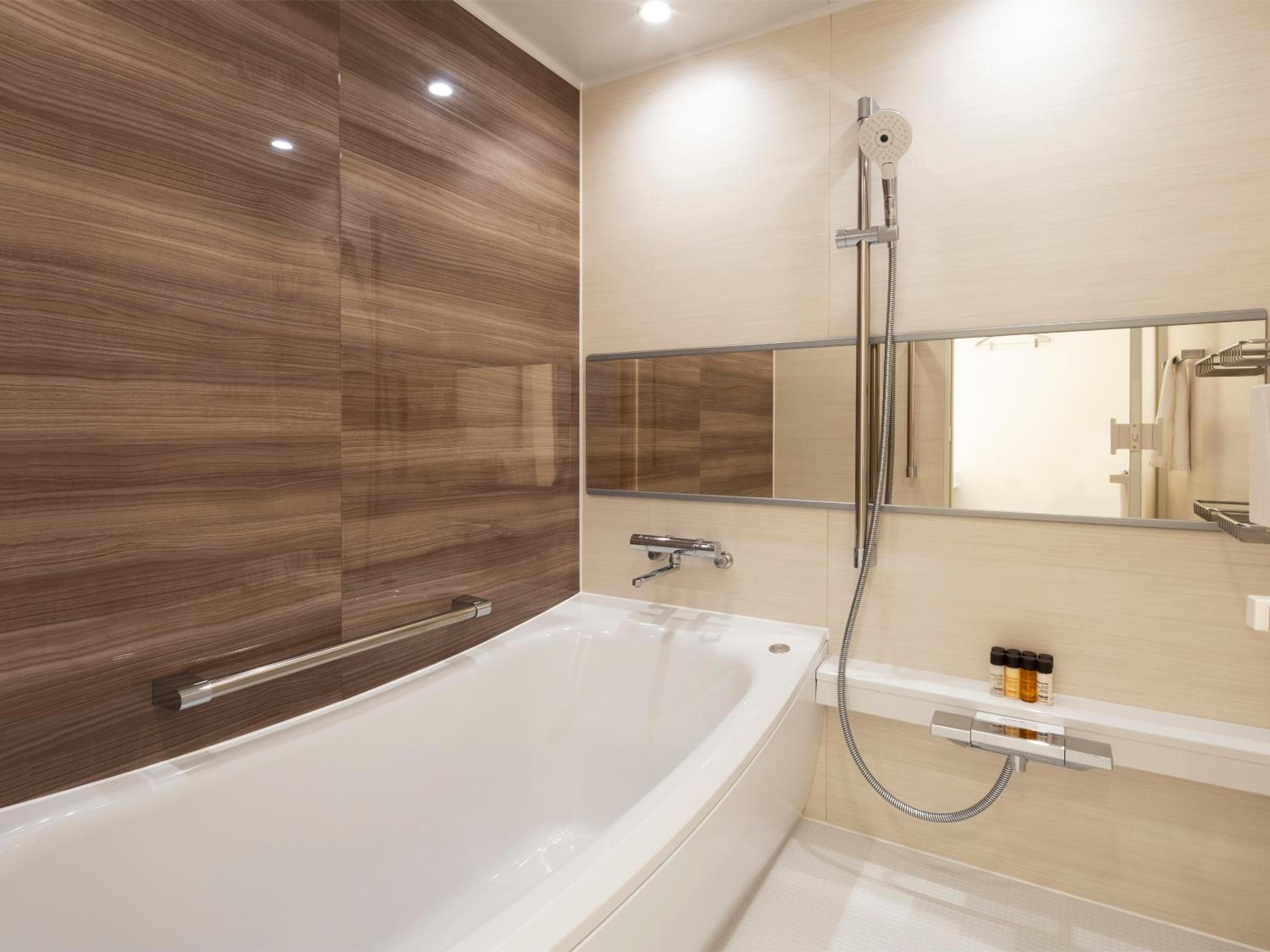 Premier King Double Room - East Wing - Photo 8