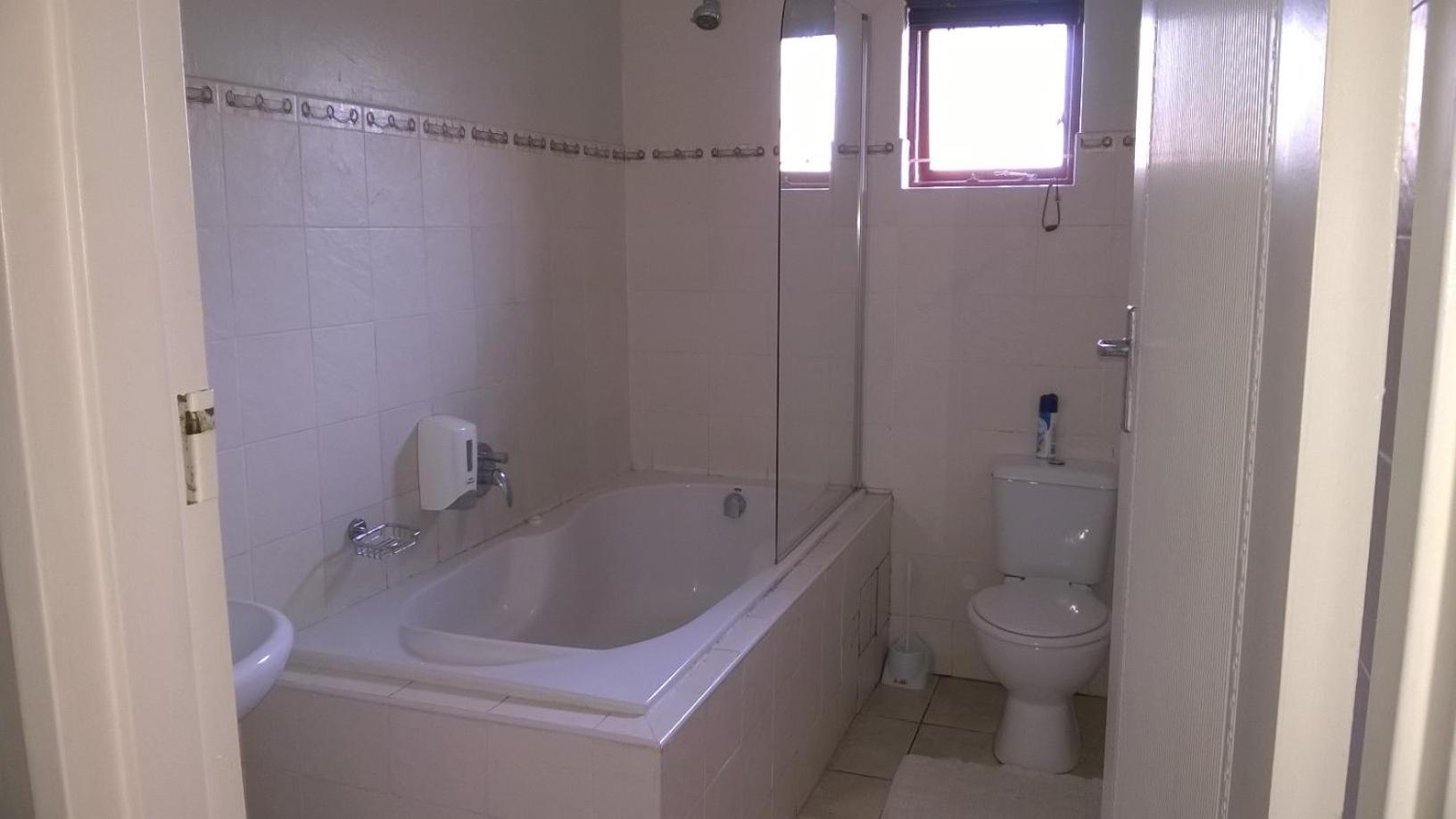 Two-Bedroom Apartment - Photo 2