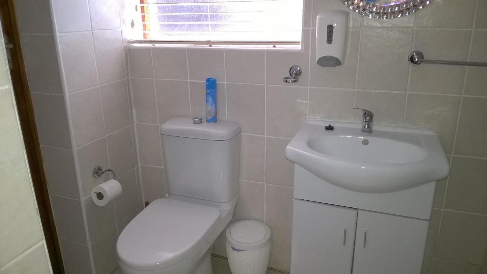 Standard Double or Twin Room - Photo 2